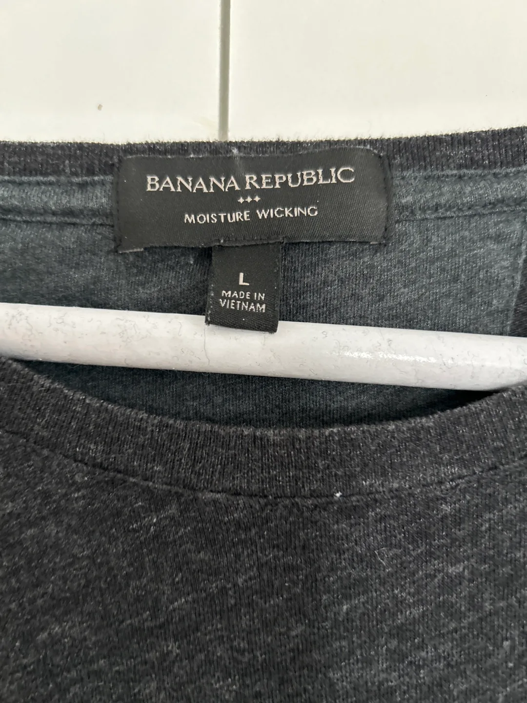 Banana Republic Men's Long Sleeve T-Shirt - Size L image indicator(2)