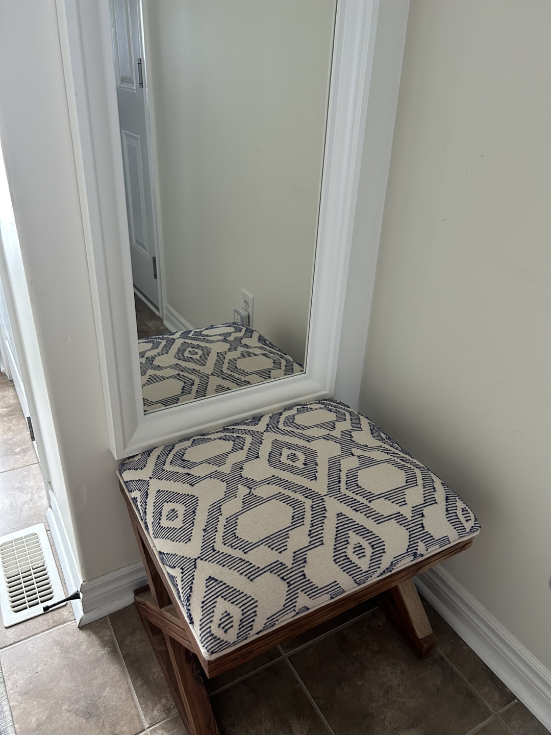 Stylish Blue and Cream Patterned Ottoman - photo 3