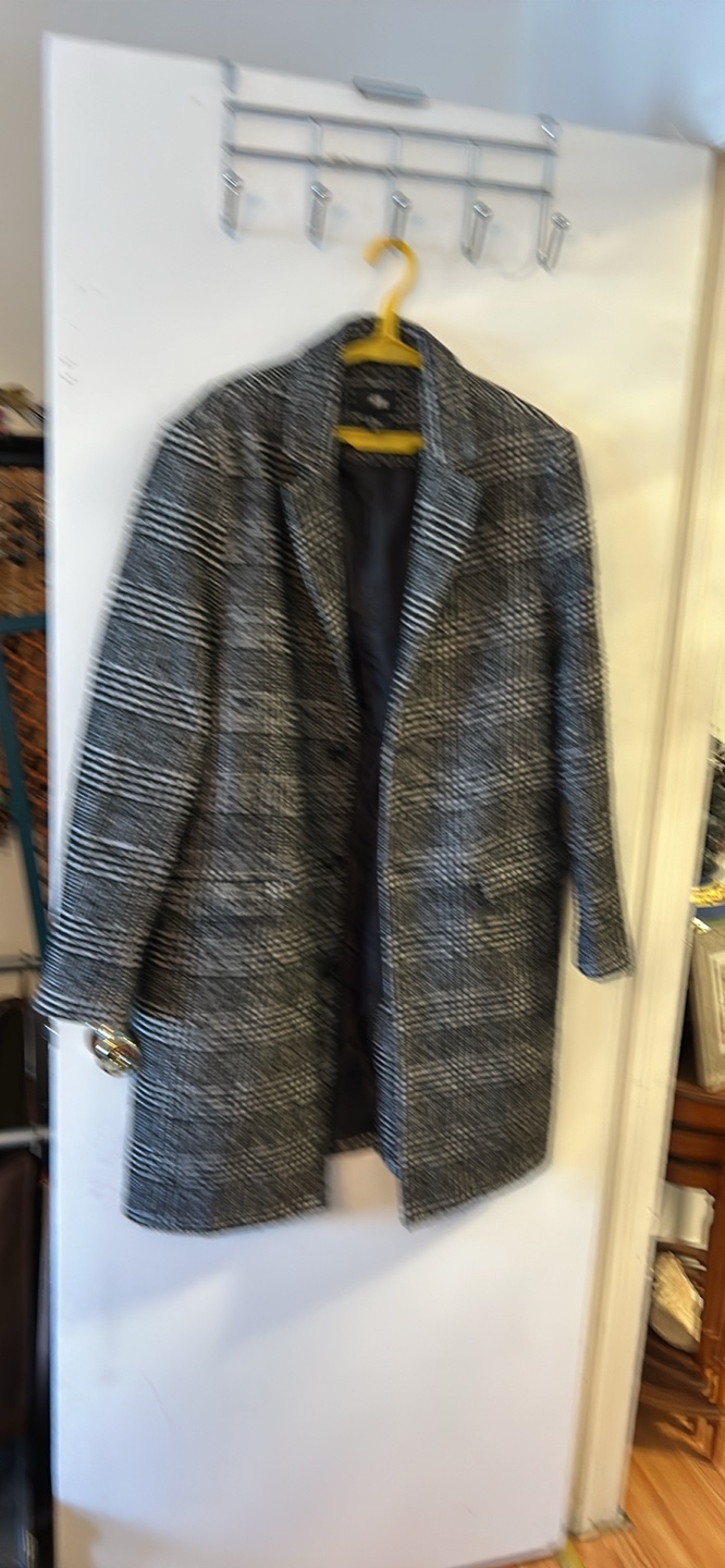 H&M Black and White Checked Coat - photo 4