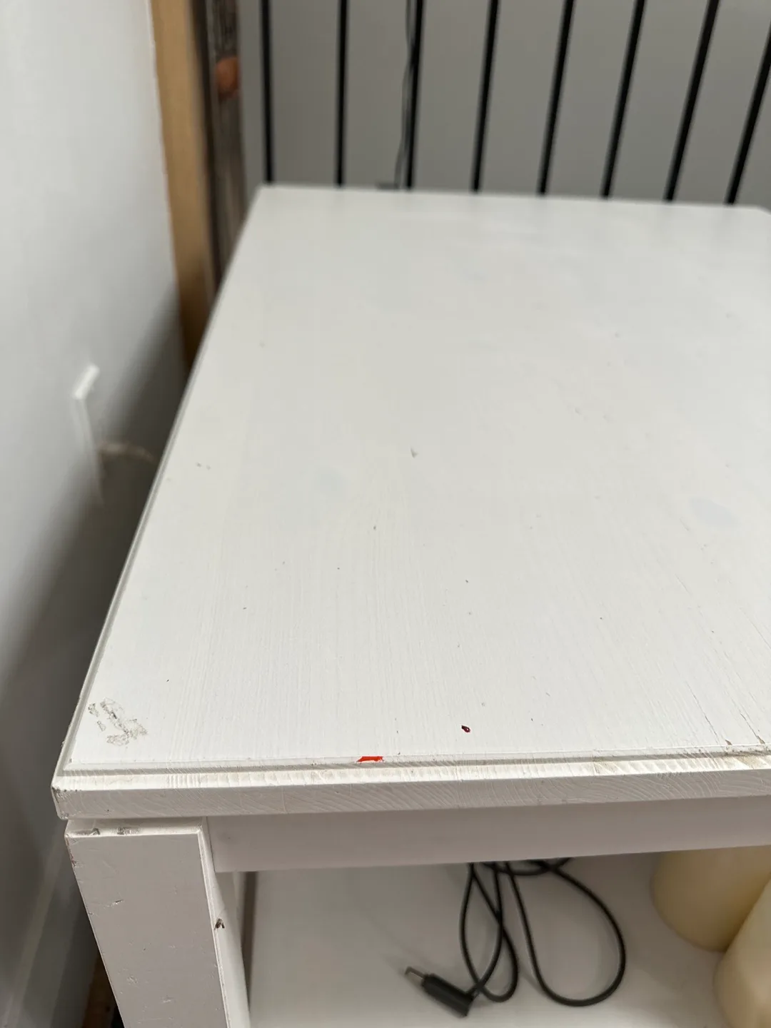 White Coffee Table with Shelf image indicator(4)