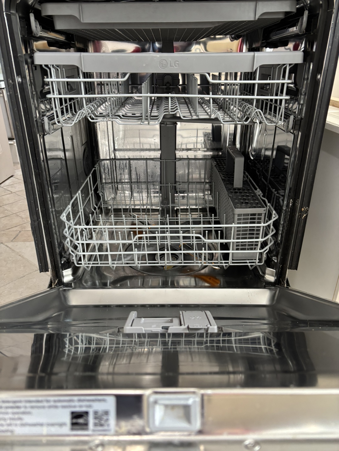 LG Dishwasher - White - photo 2