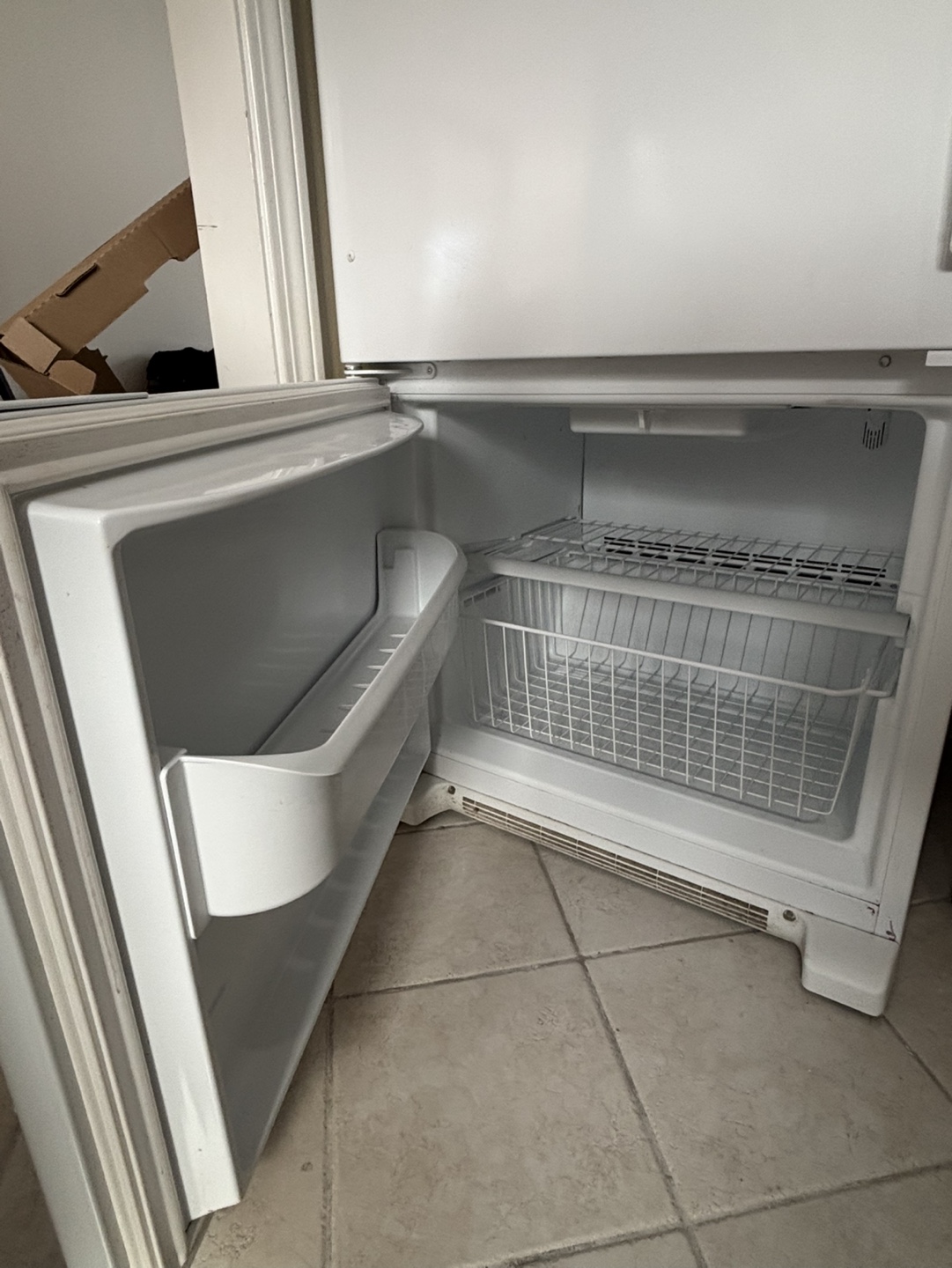 White Bottom-Freezer Refrigerator