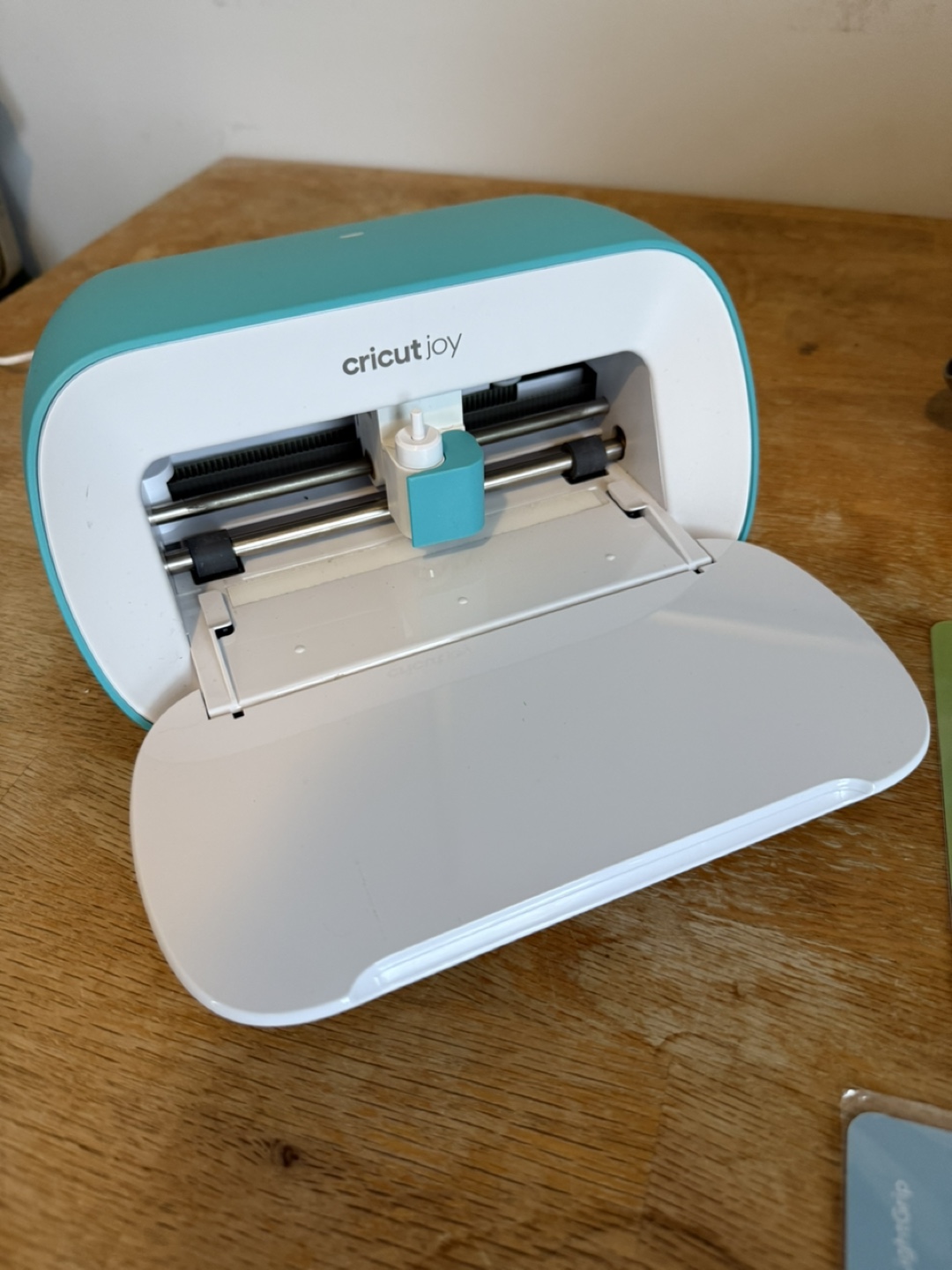 Cricut Joy + Carrying case + Mats