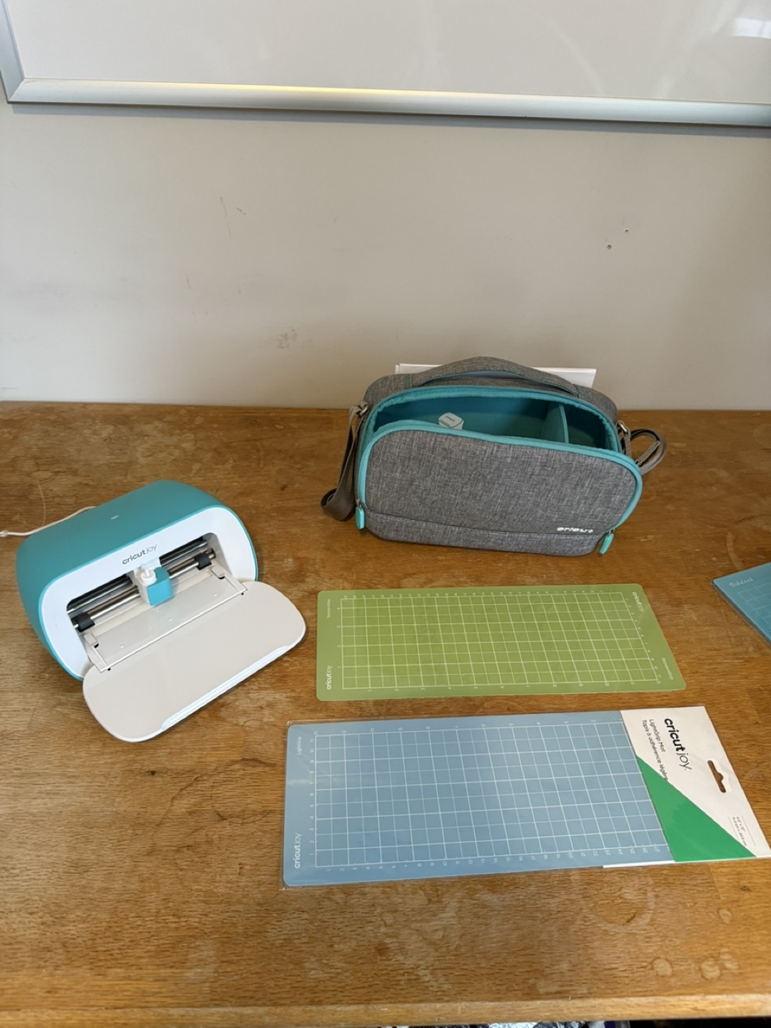 Cricut Joy + Carrying case + Mats - photo 2