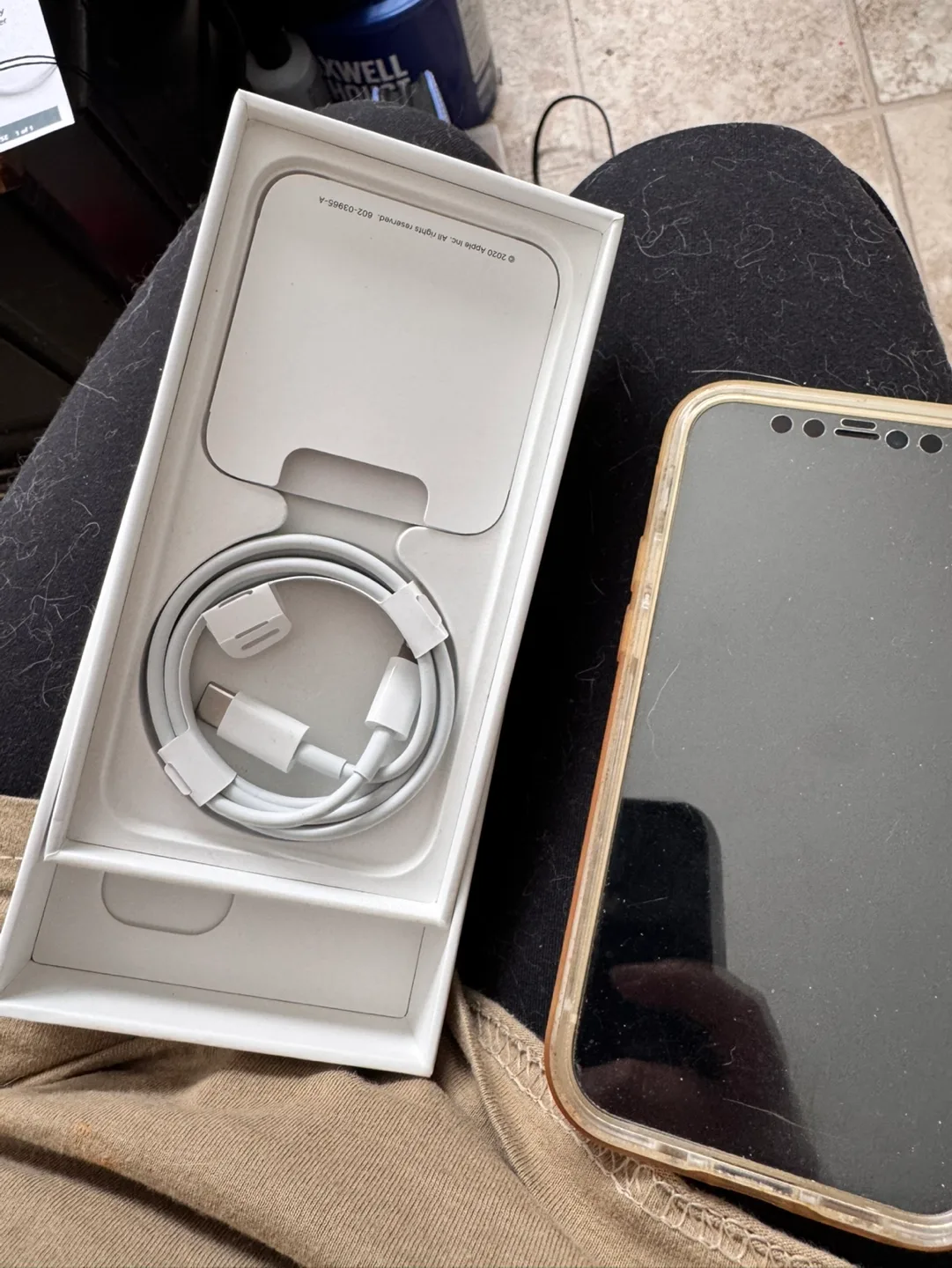 iPhone 12 mini White 64GB image indicator(7)