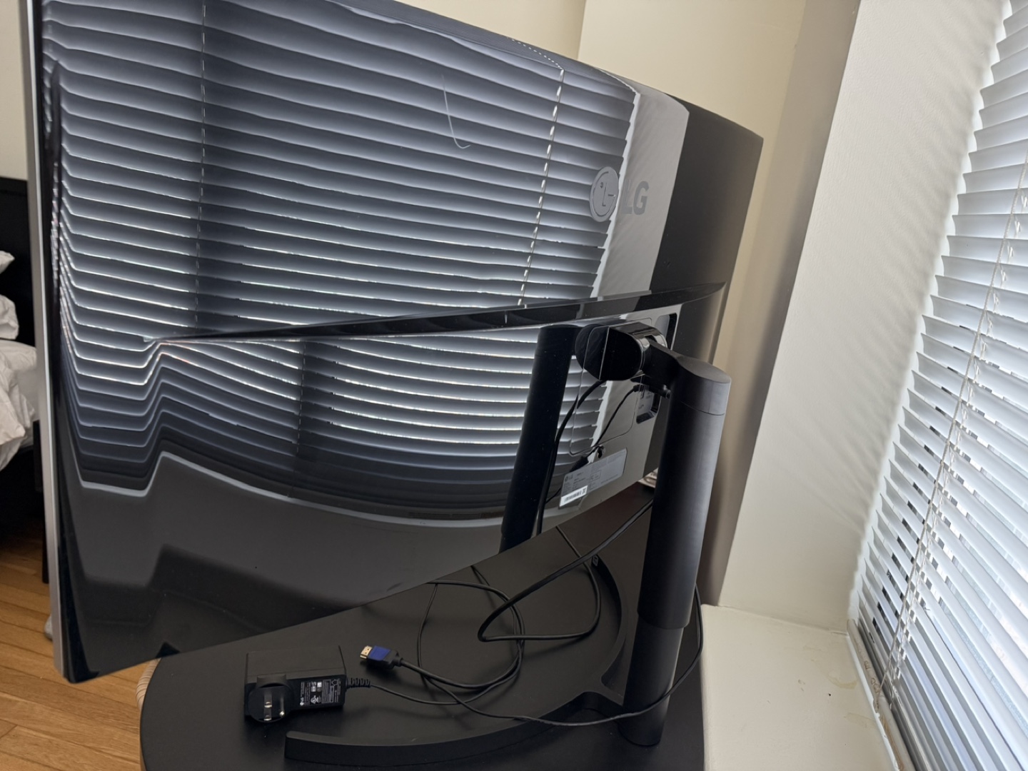 LG 38-Inch Ultrawide Curved Monitor - photo 2
