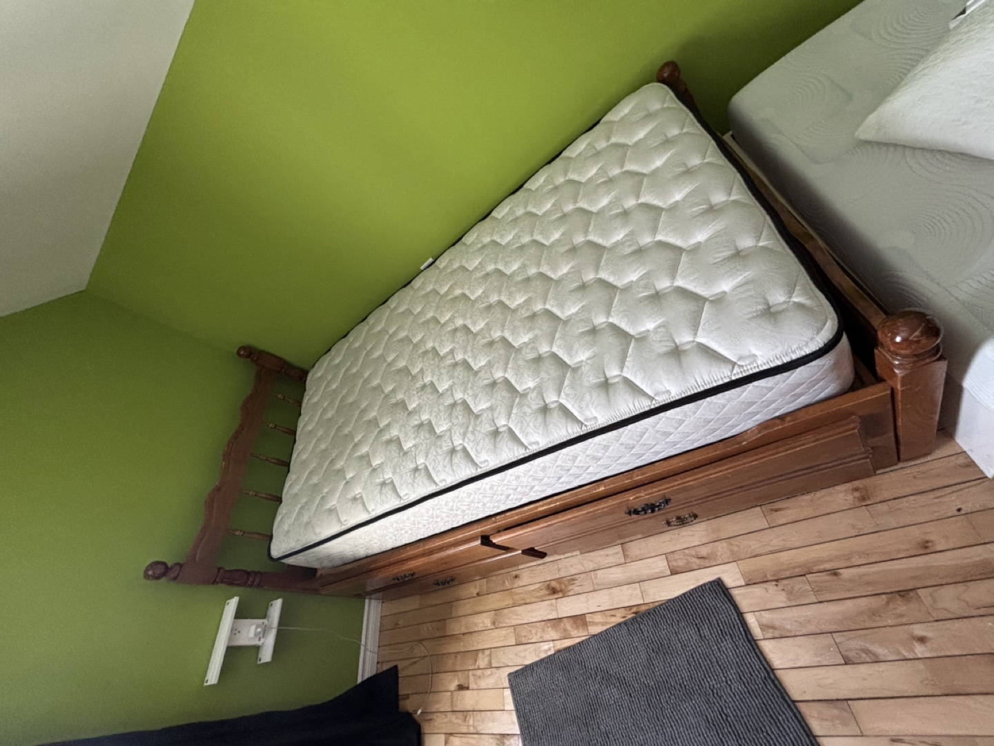 Twin-size  Captains bed frame with drawers and mattress🧡 - photo 2