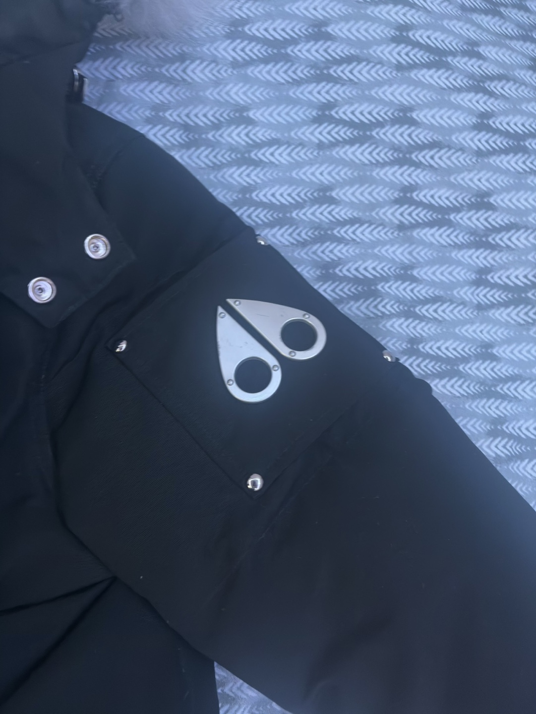 Moose Knuckles black down-filled parka - photo 2