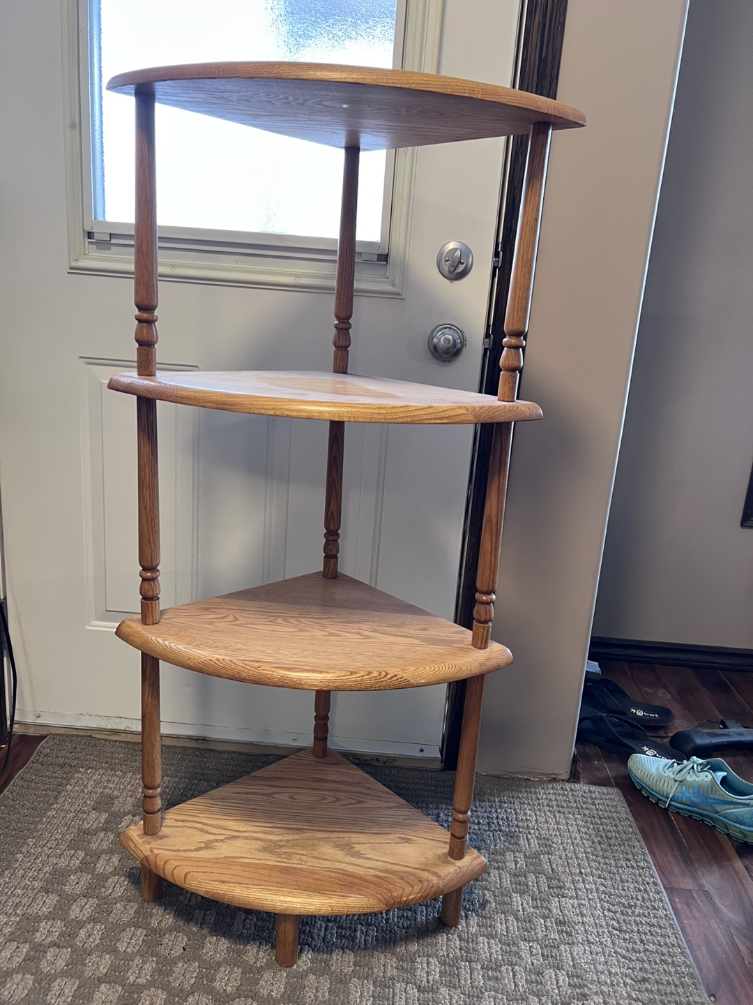 Corner shelf unit