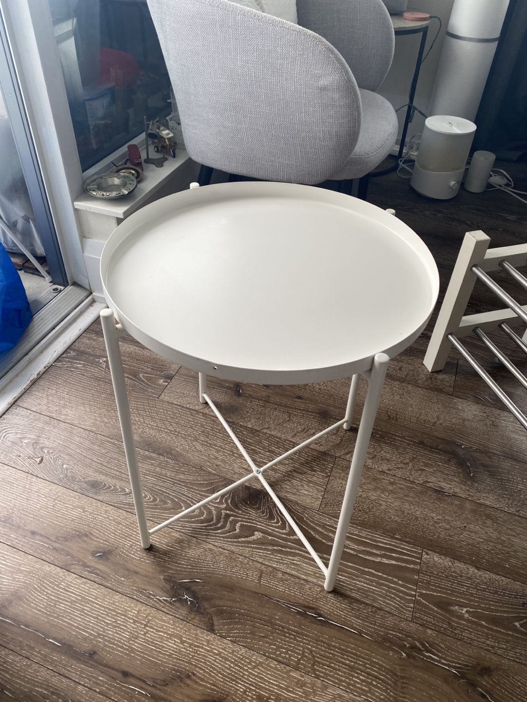 White Metal Side/Coffee Table