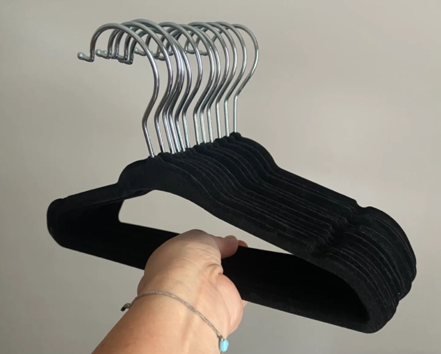 12 Black Velvet Kids Hangers image indicator(3)