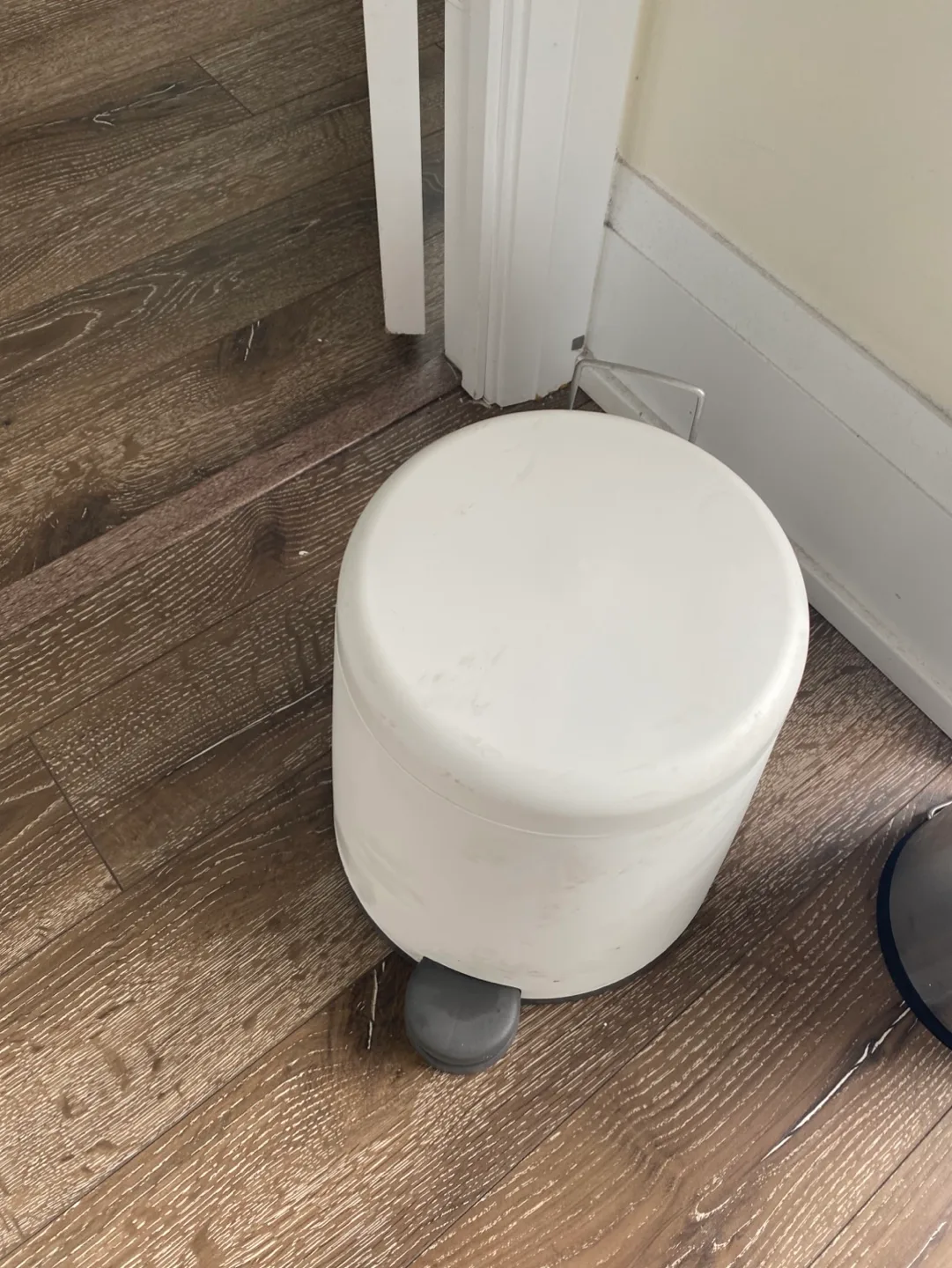 White Step Trash Can thumbnail