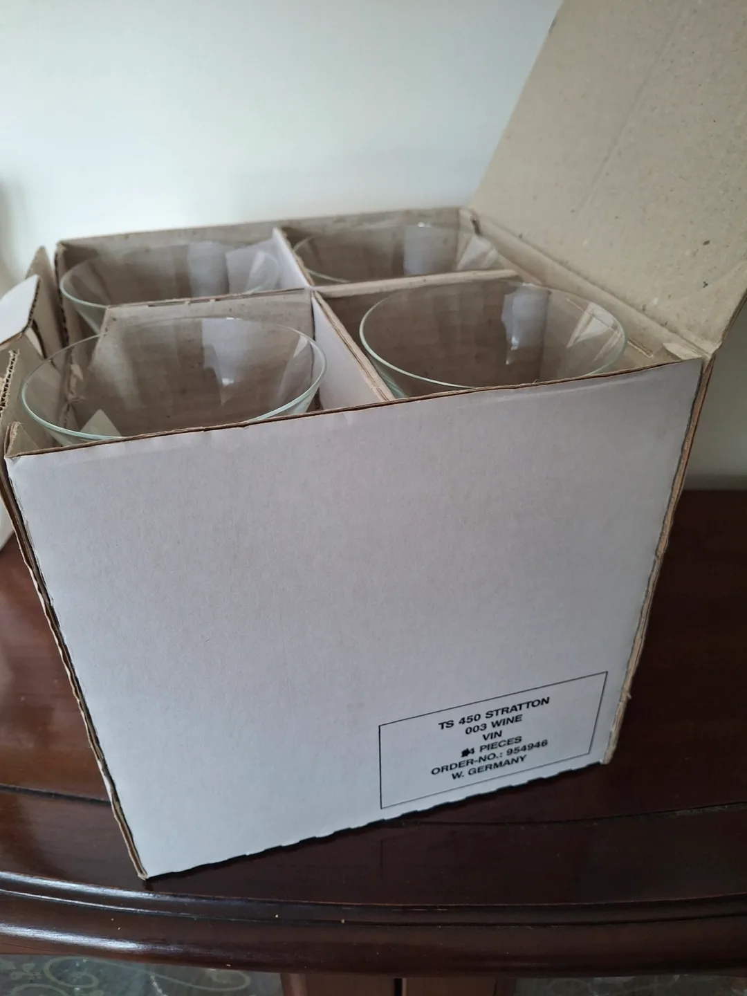 Set of 4 Mikasa wine glasses image indicator(5)