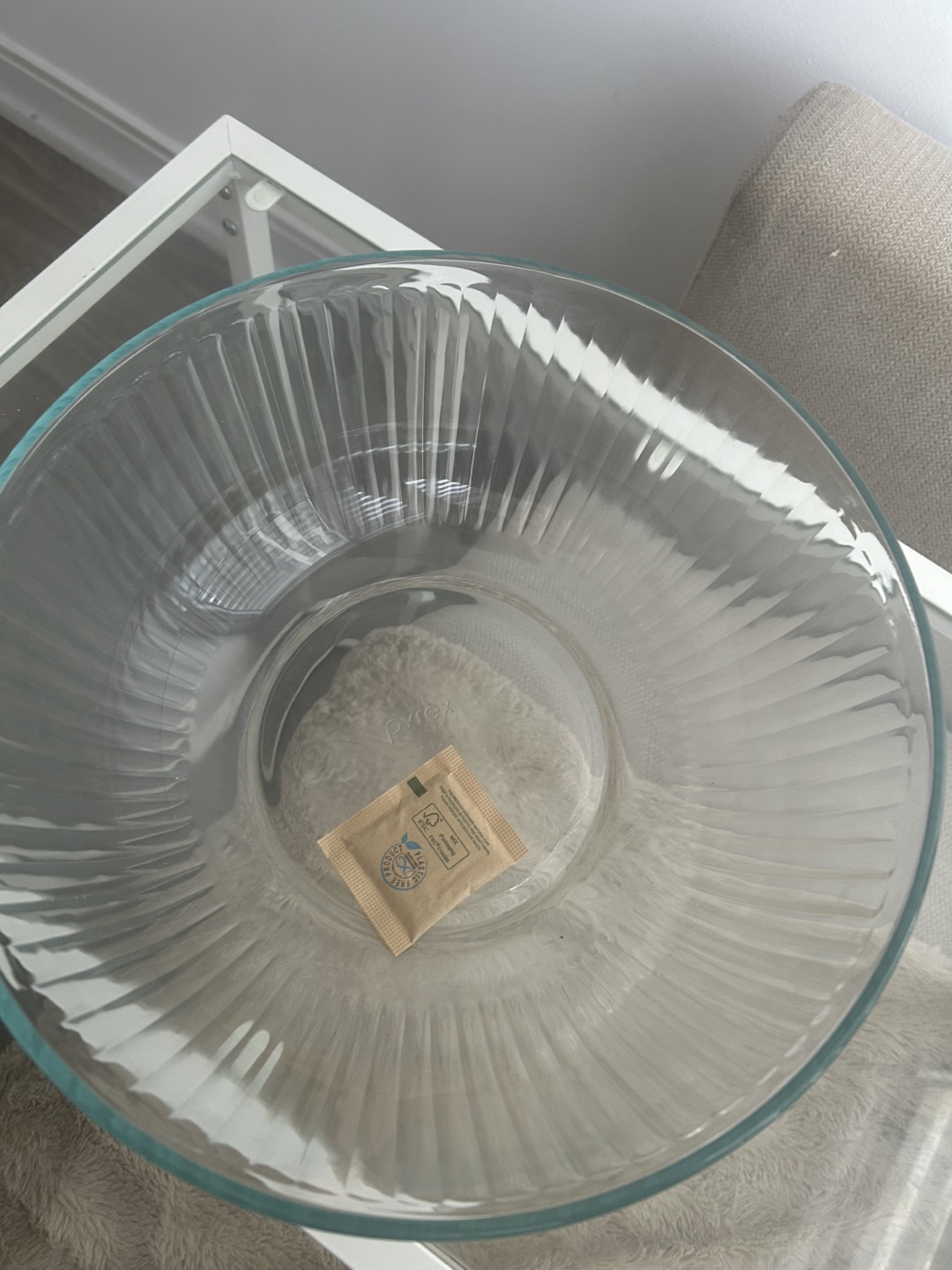 Pyrex Glass Mixing Bowl with Lid - photo 4