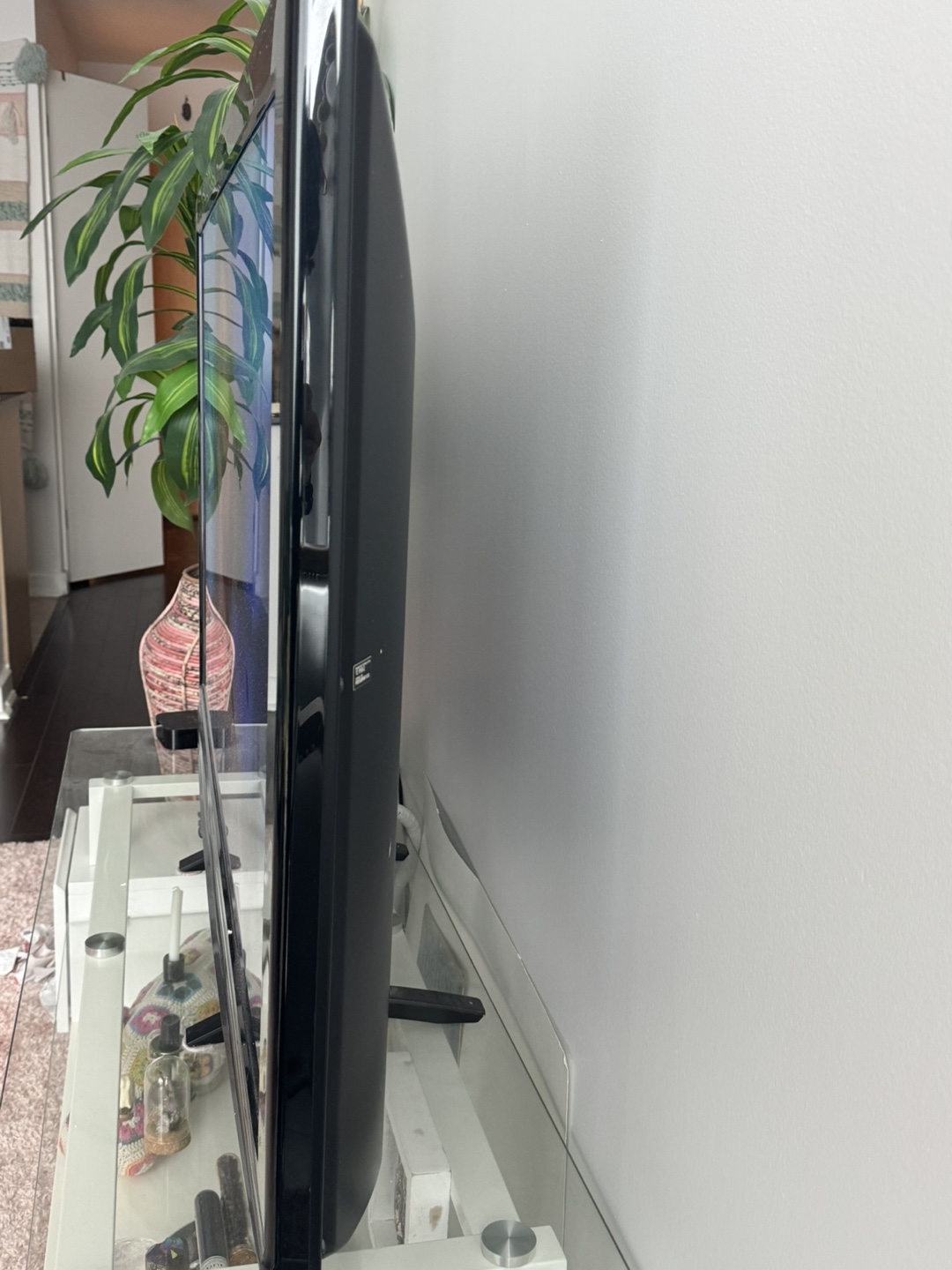 Panasonic 50" LCD HDTV - photo 3