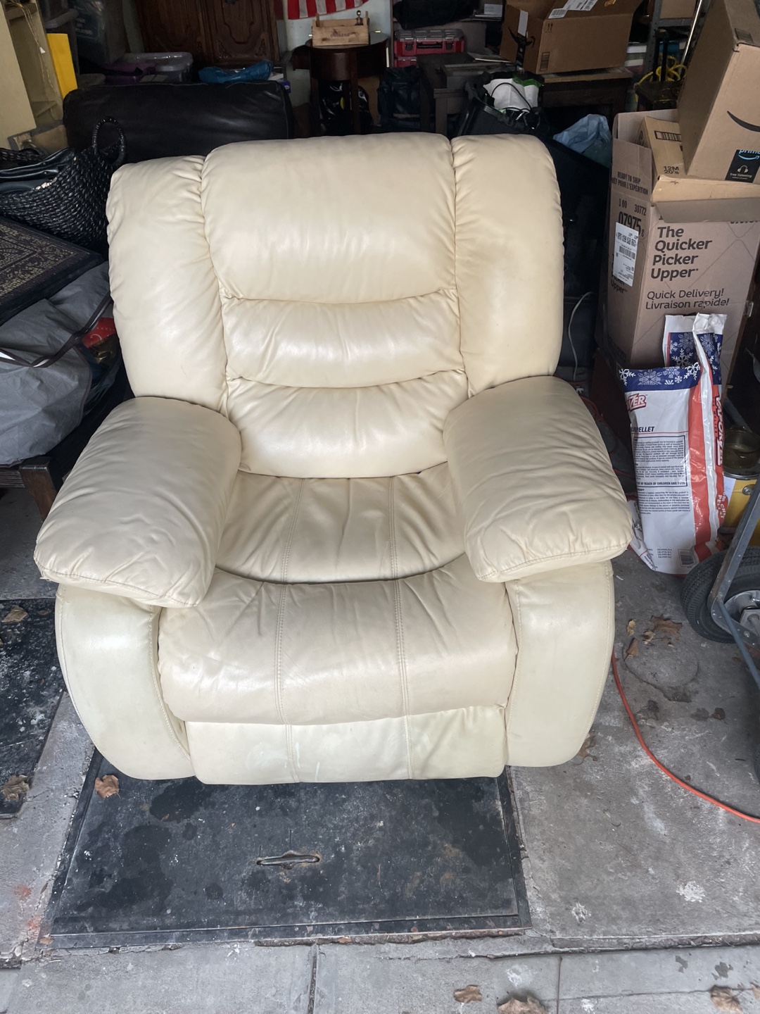 Recliner Chair - Cream Leather - photo 2