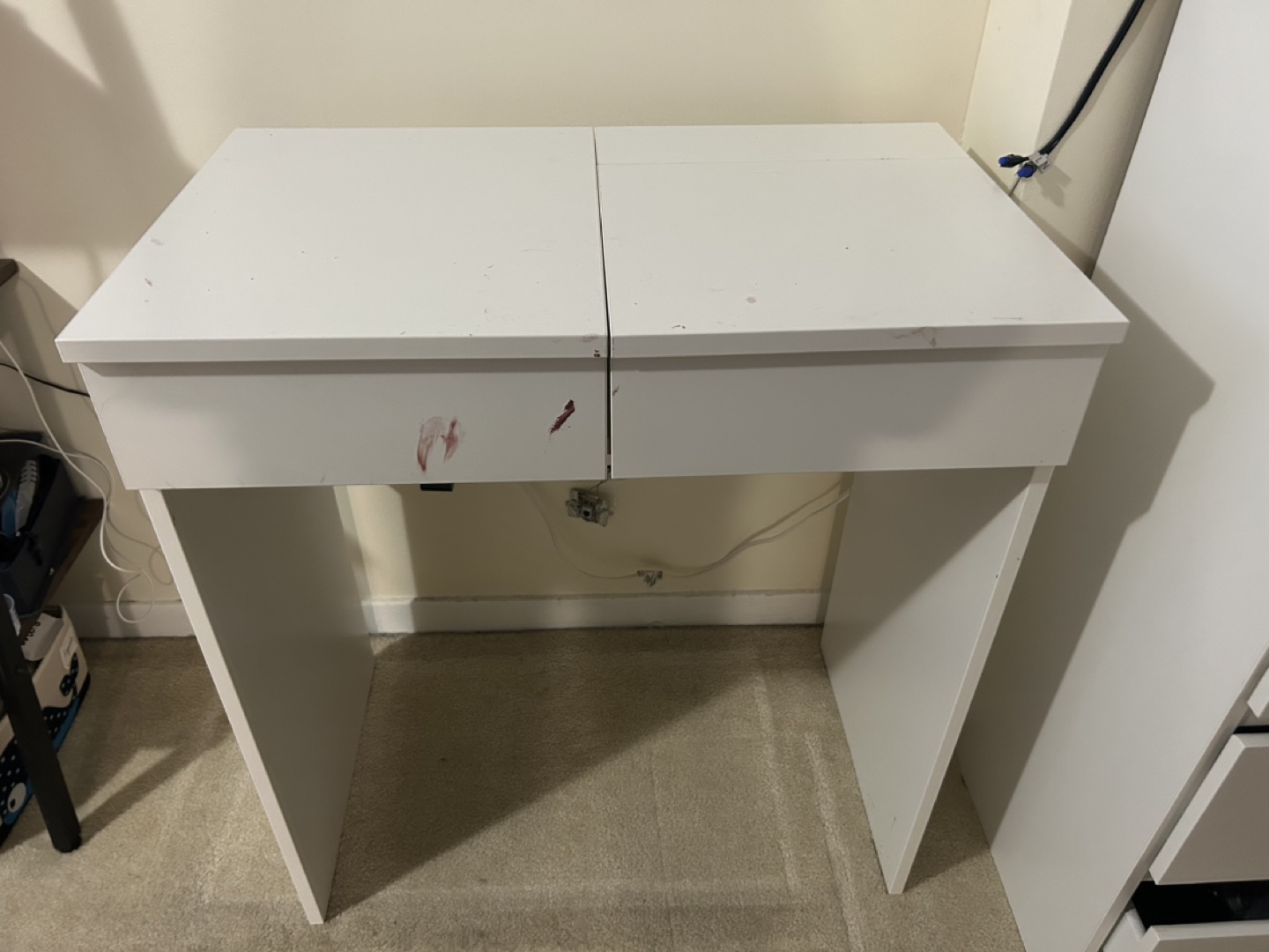 White Vanity Desk with Mirror and Drawers - photo 2