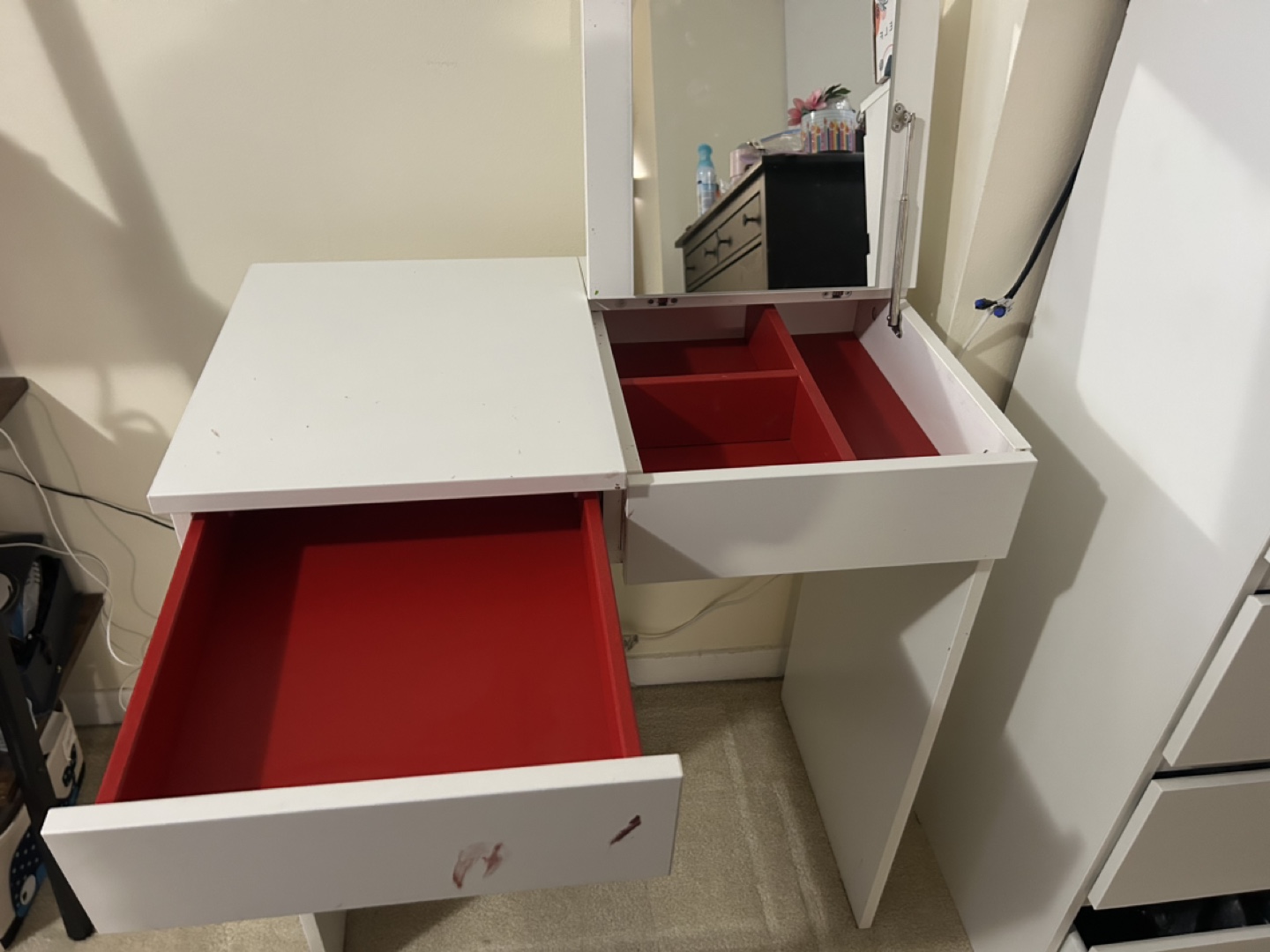 White Vanity Desk with Mirror and Drawers - photo 3