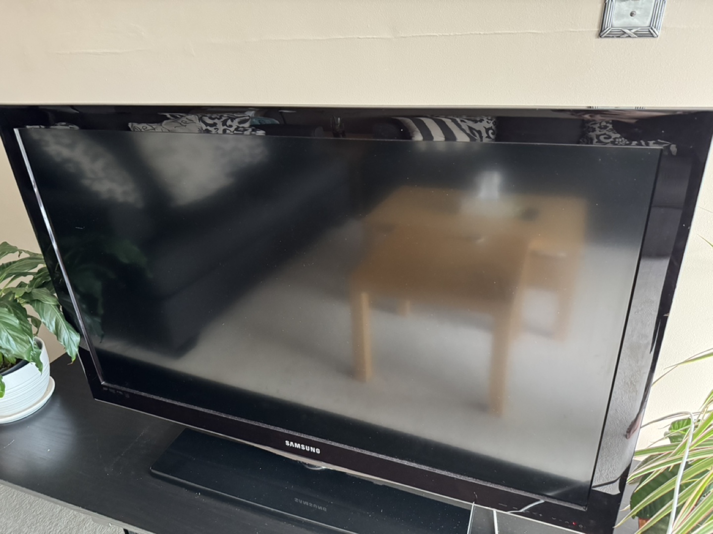 Samsung Flat Screen TV - photo 3