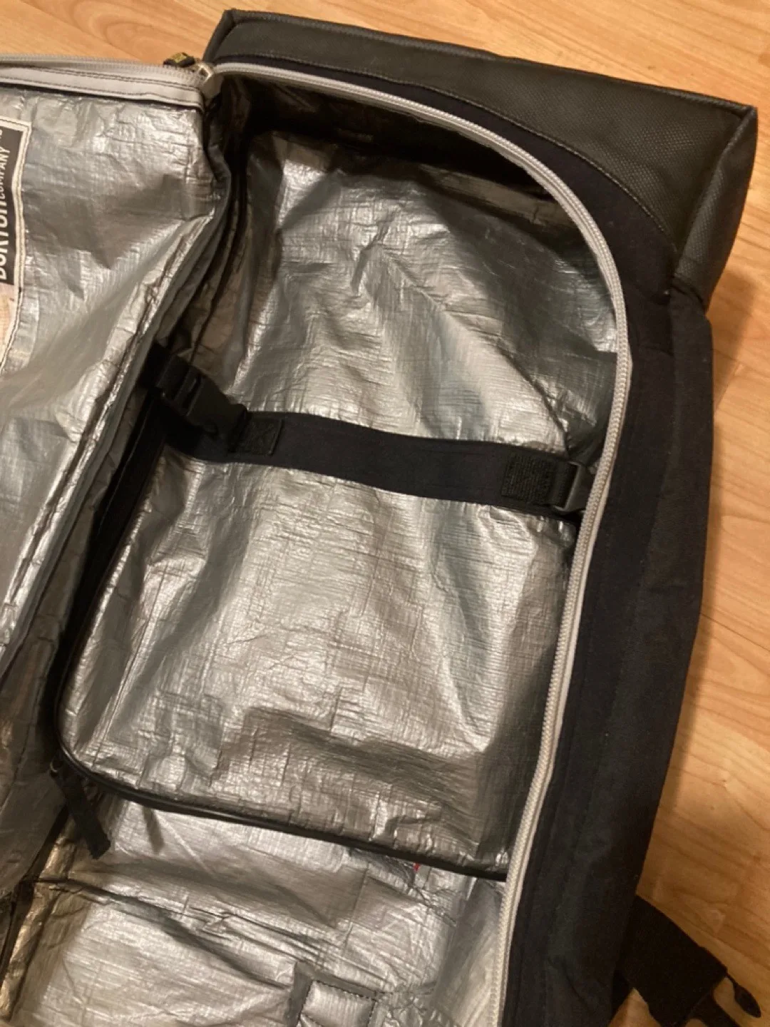 Burton snowboard bag image indicator(7)