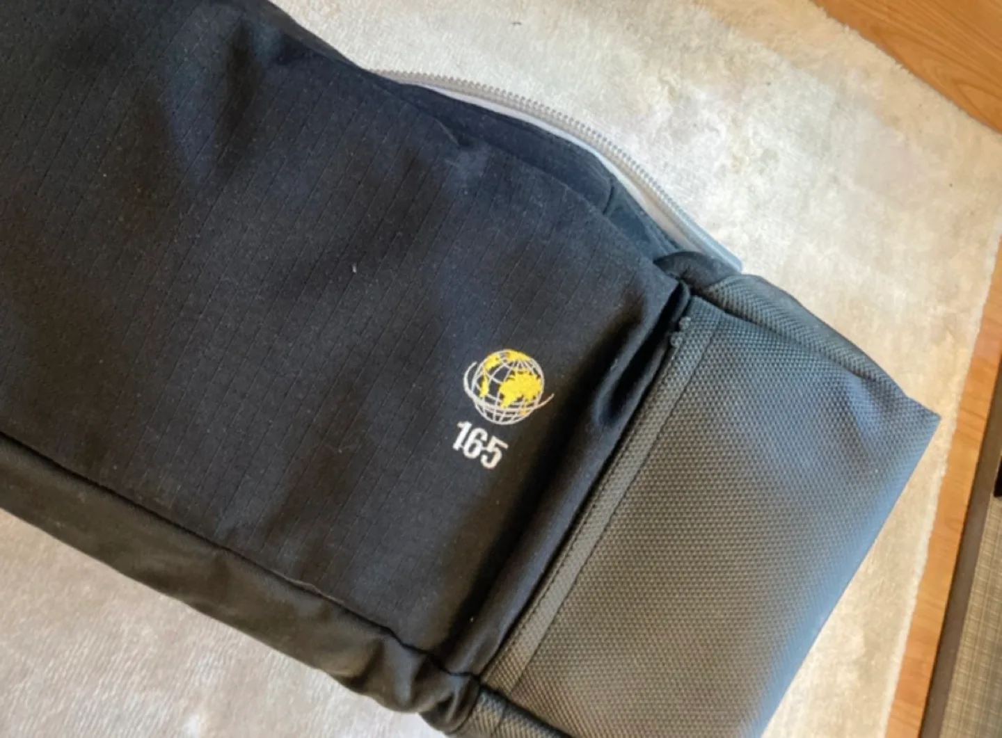 Burton snowboard bag image indicator(8)