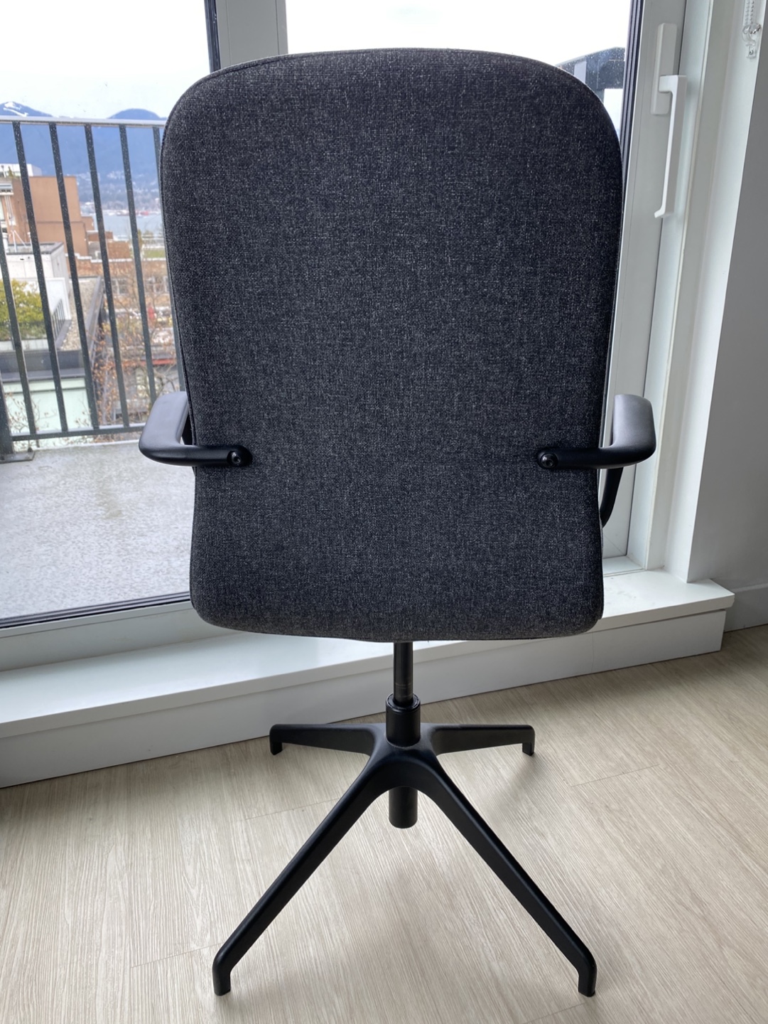 Swivelling Office Chair, Grey Fabric, Black Base - photo 2