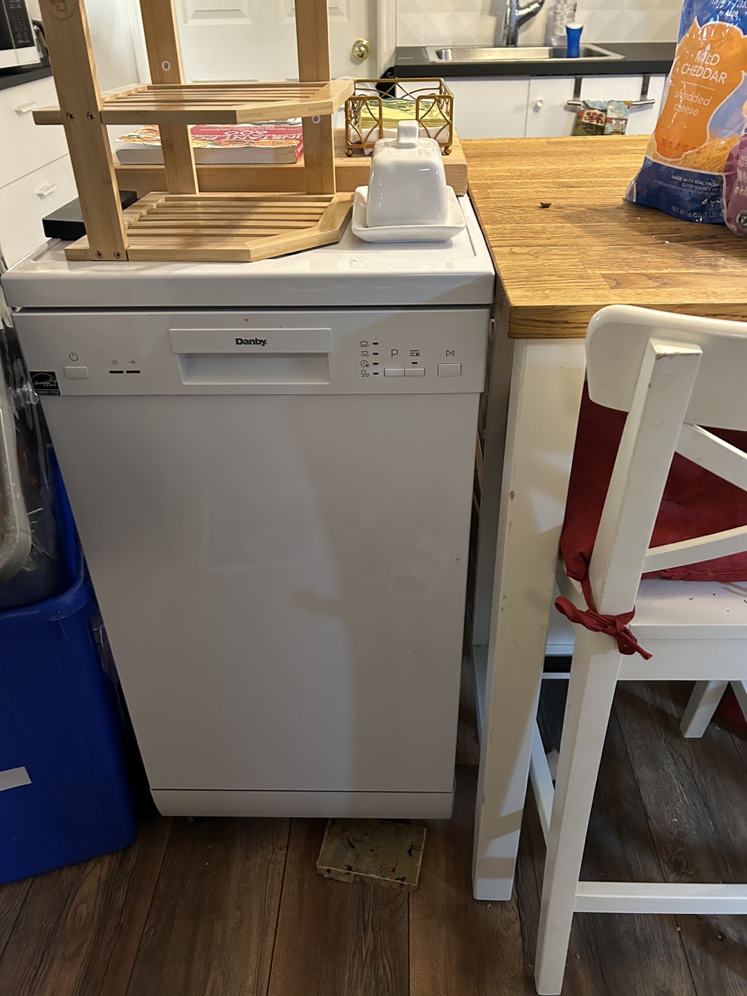 Danby Dishwasher - White - Excellent Condition