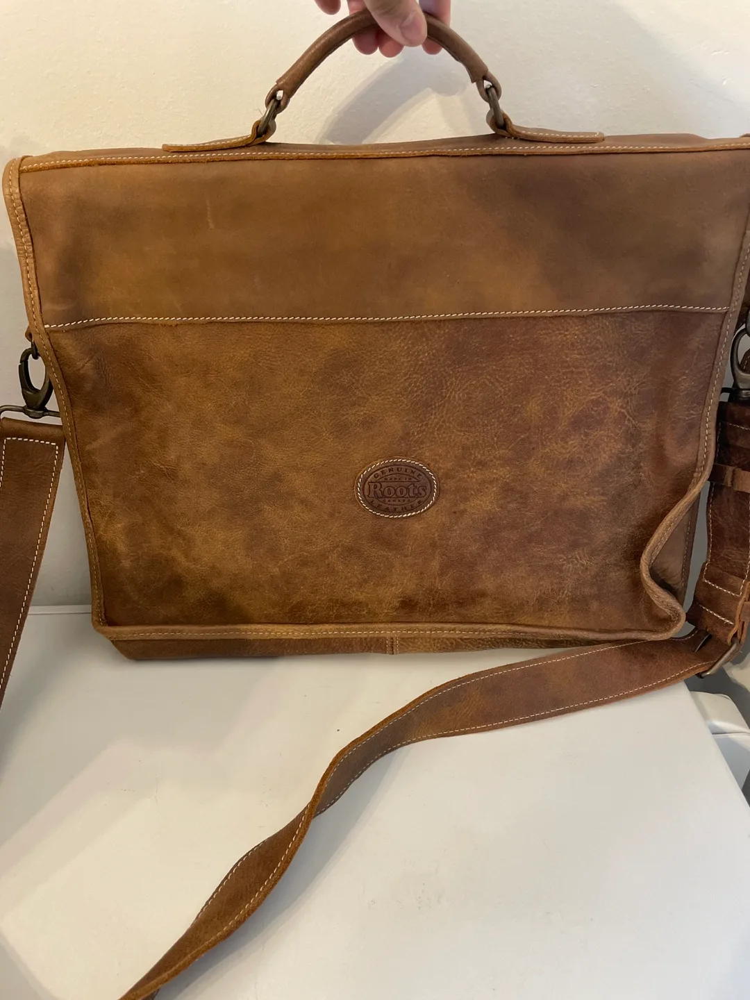 Roots Leather Messenger Bag laptop bag image indicator(2)