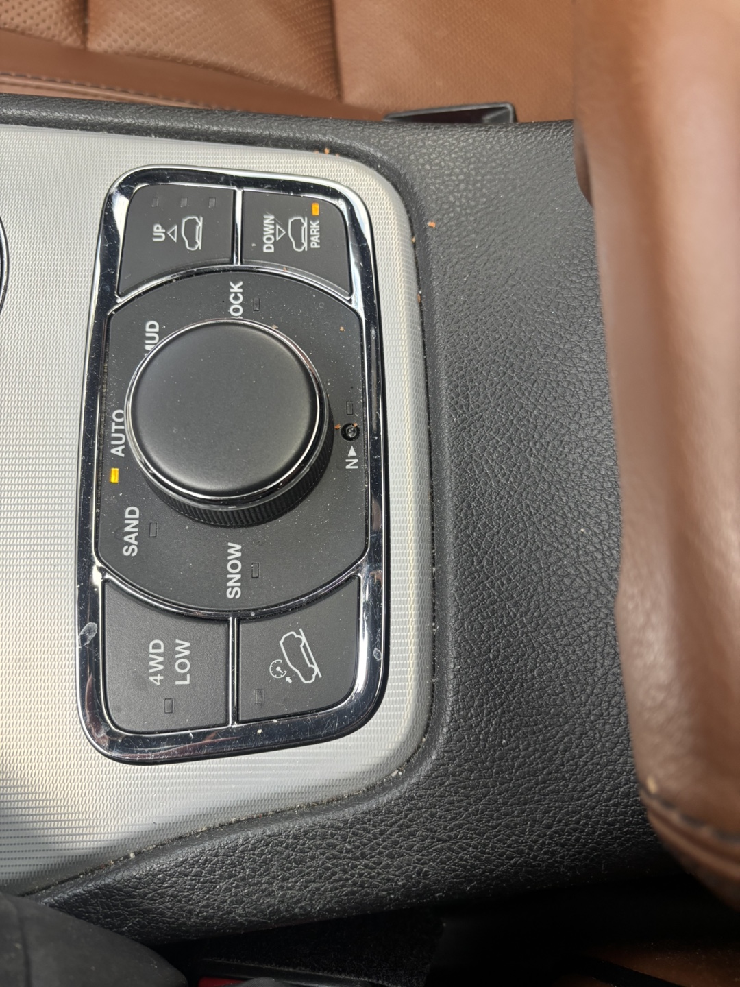 2019 Jeep Grand Cherokee Summit - Gently Used - photo 2