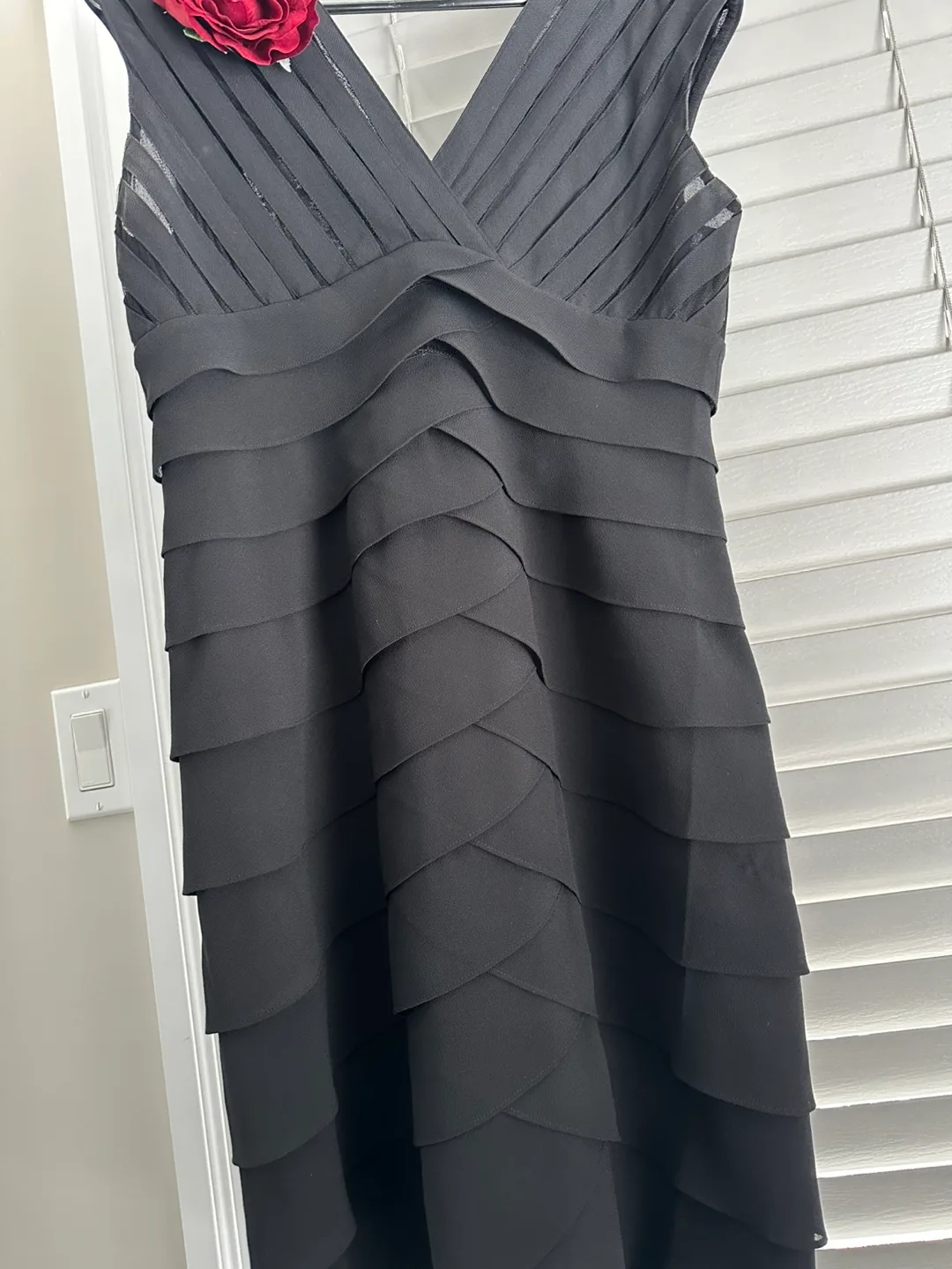 Ladies' short black dress, worn only once! image indicator(3)