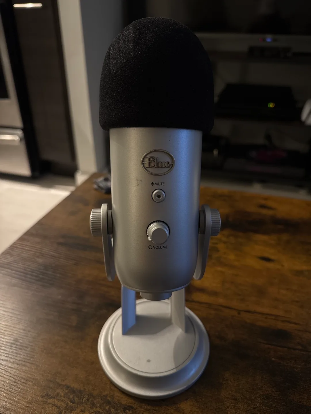 [MOVE OUT SALE] Blue Yeti USB Microphone - Silver image indicator(2)