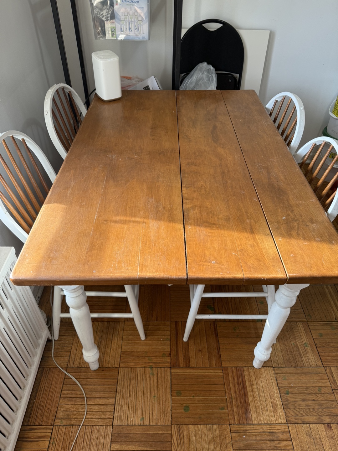 Solid wood Dinning table with 4 wood charis