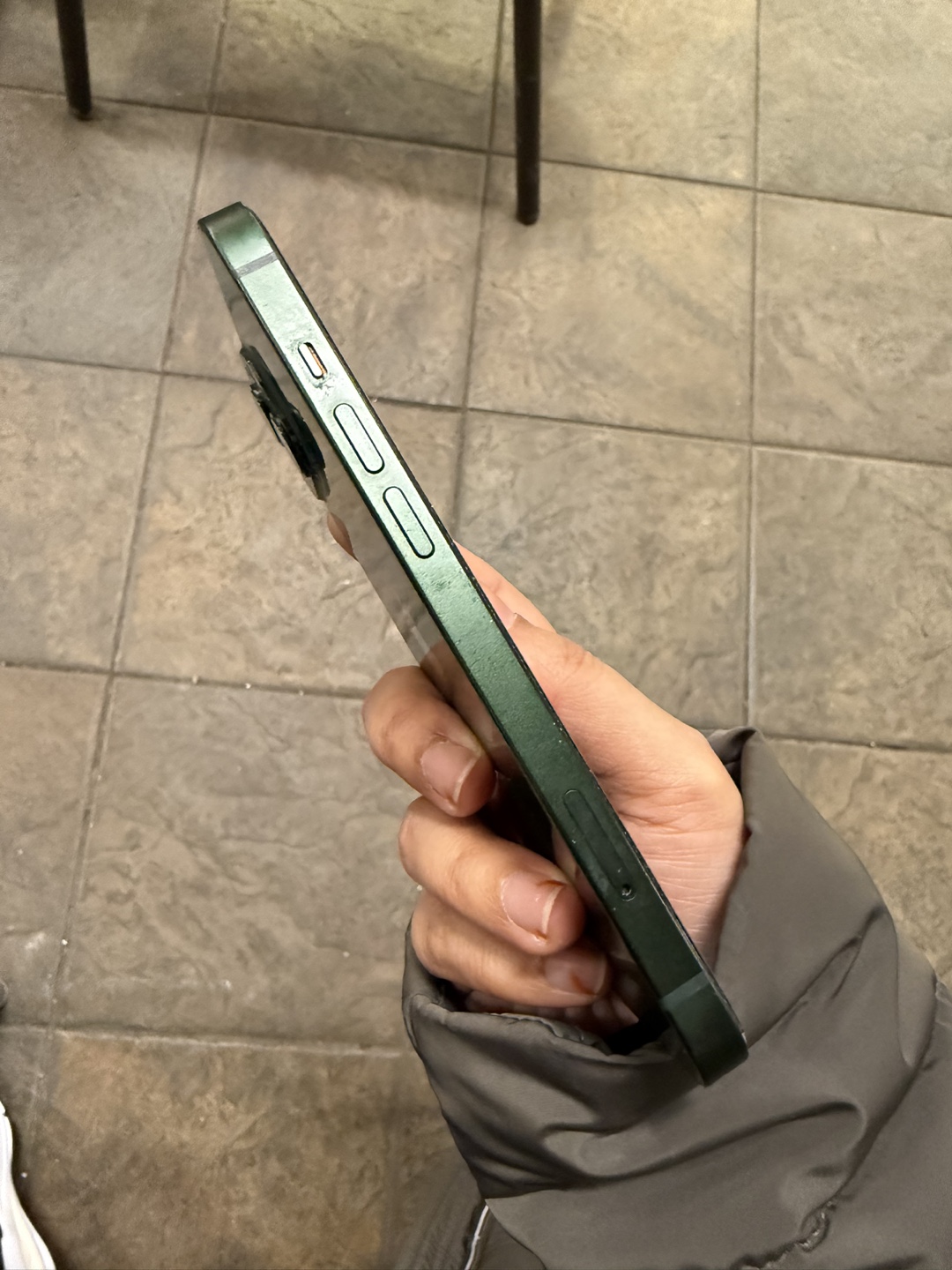 iPhone 13 - Deep Green - photo 4