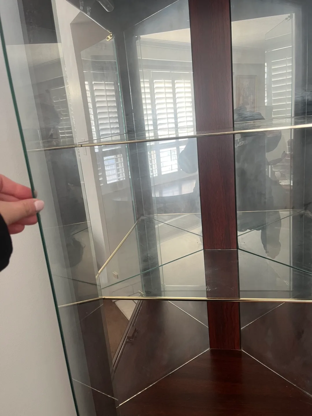 Corner Curio Cabinet with Glass Shelves and Lighting image indicator(4)