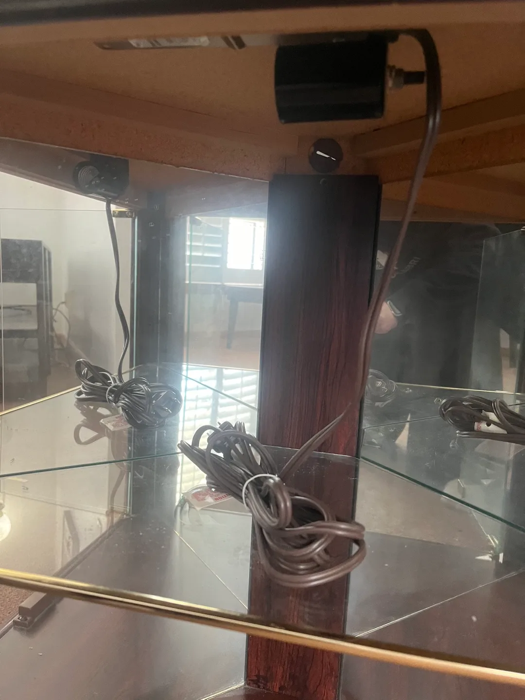 Corner Curio Cabinet with Glass Shelves and Lighting image indicator(6)