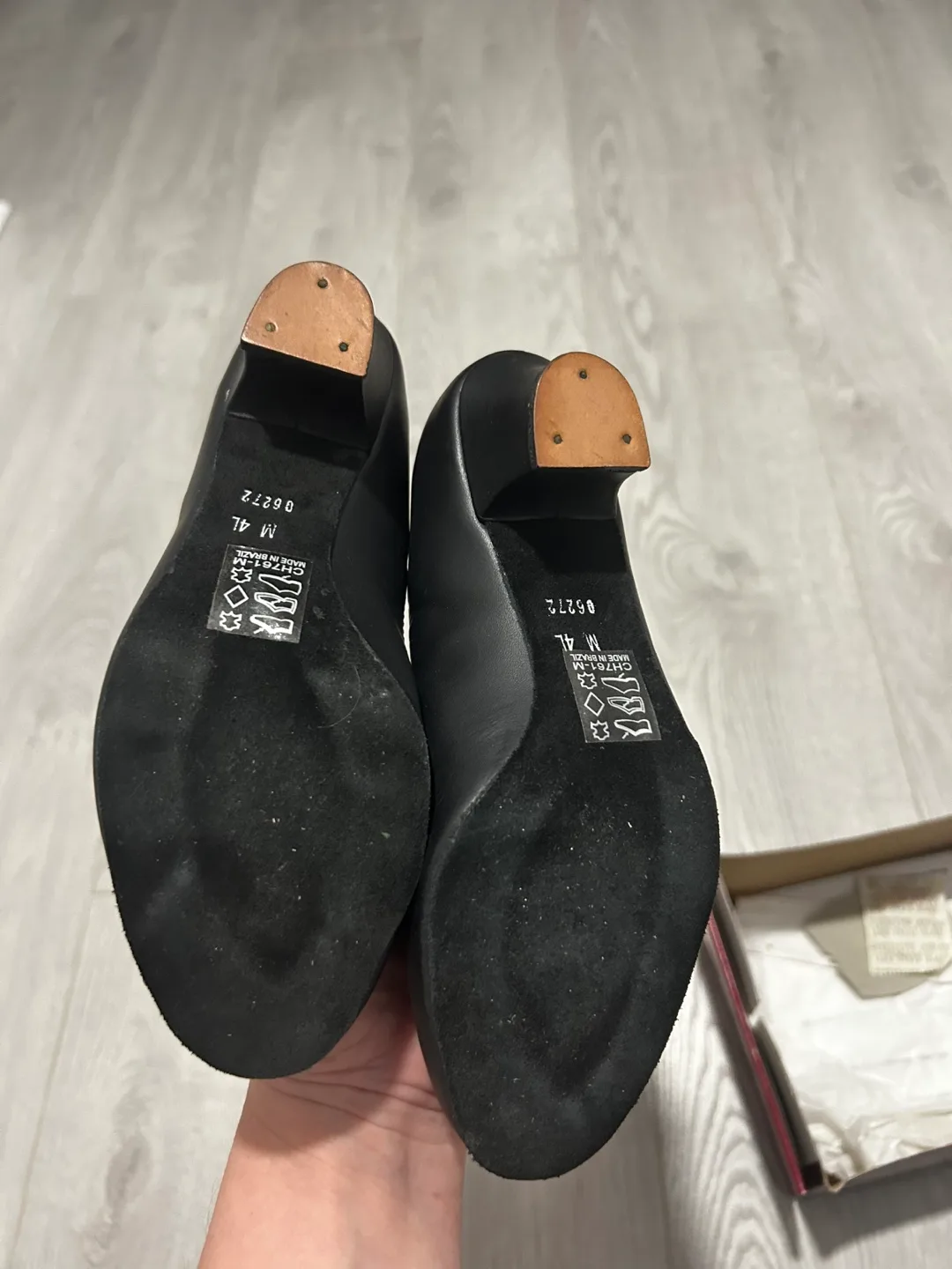 Só Dança Black Leather Dance Shoes - Size 4 image indicator(2)