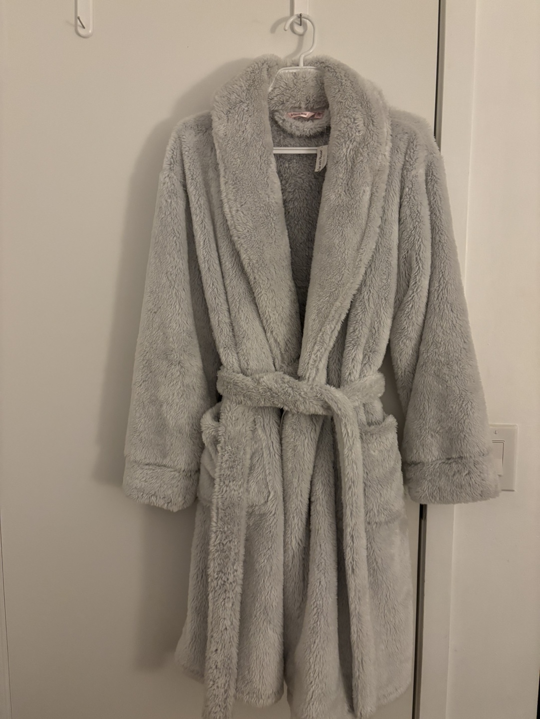 La Vie en Rose Grey Plush Robe - Size Large