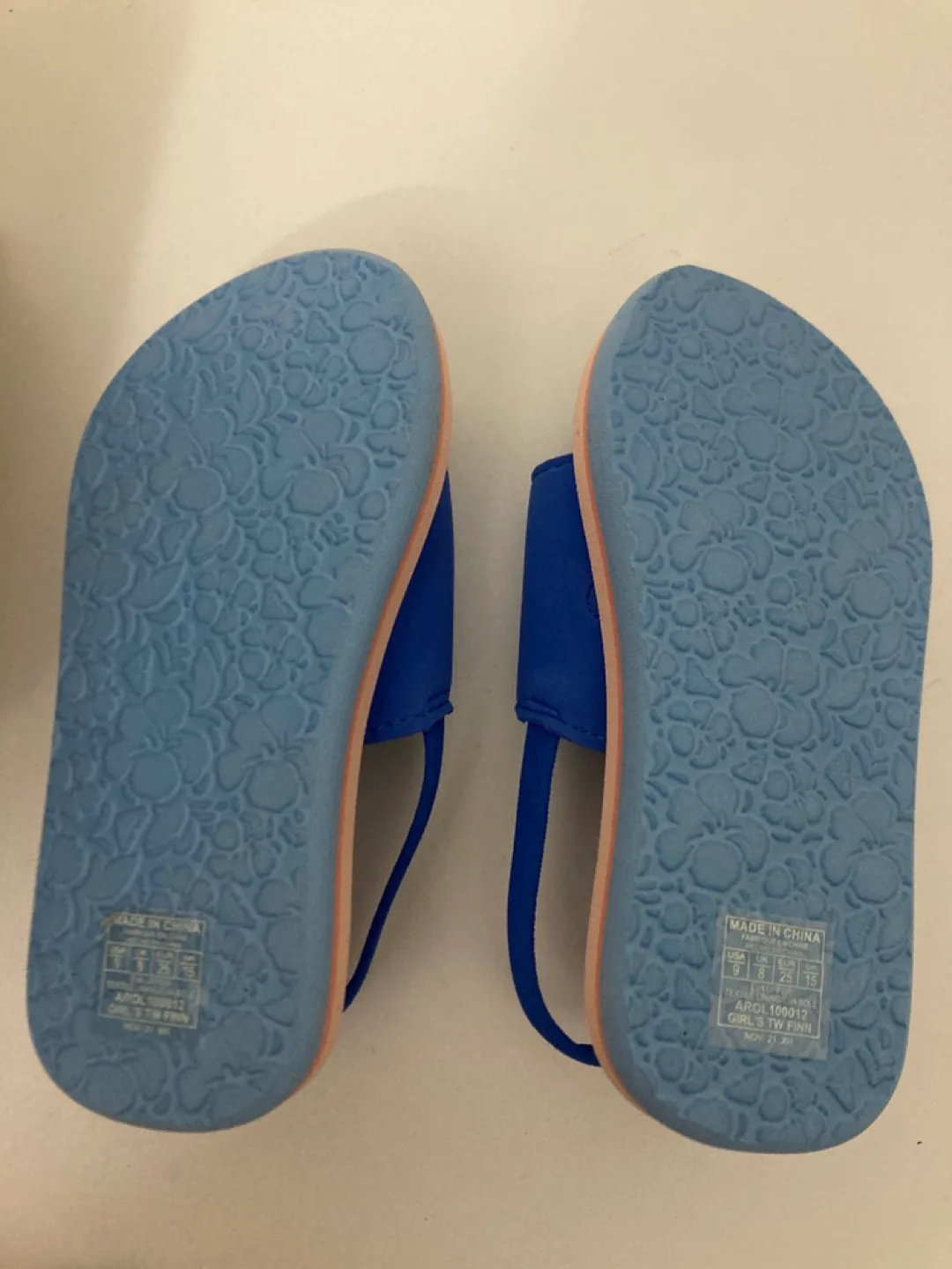 Brand New Roxy Girls Sandals image indicator(2)