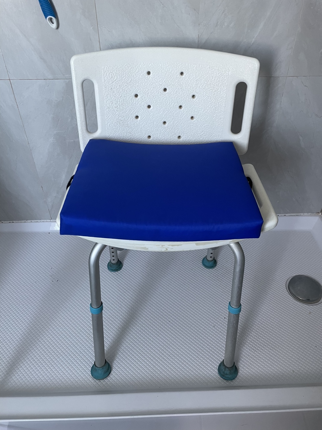 Shower Chair with Blue Cushion - photo 2