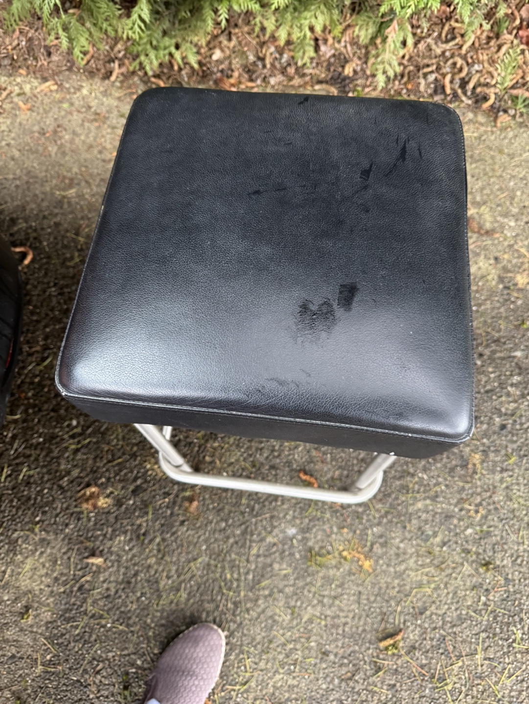 IKEA JULIUS Black Leather Bar Stool - photo 2