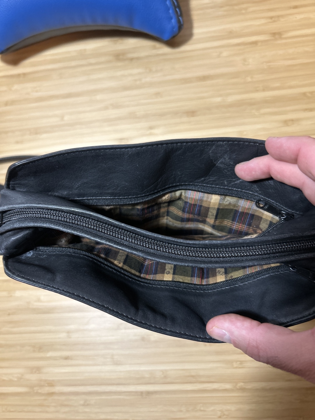 Black Leather Crossbody Bag # freecycle - photo 3