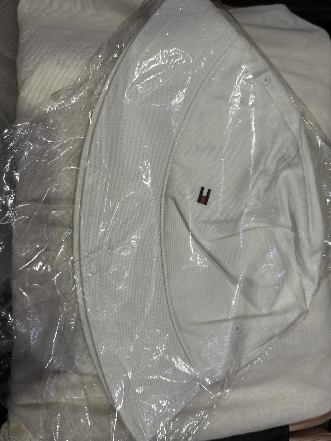 Tommy Hilfiger White Bucket Hat - photo 2
