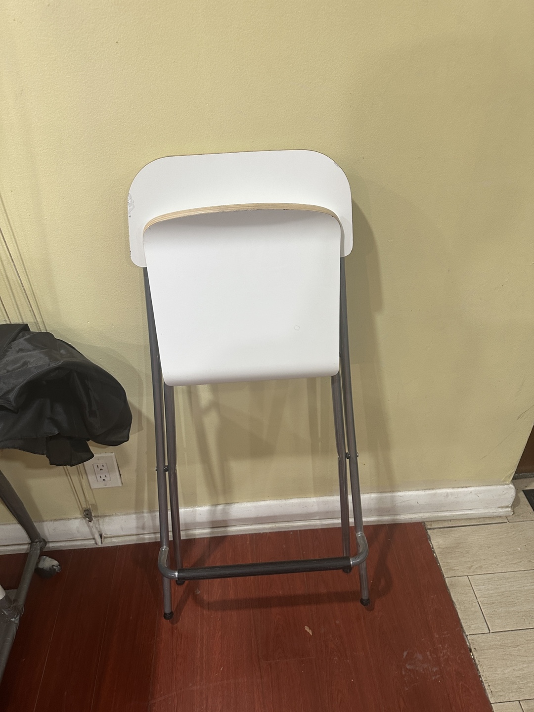 FRANKLIN White Folding Bar Stool