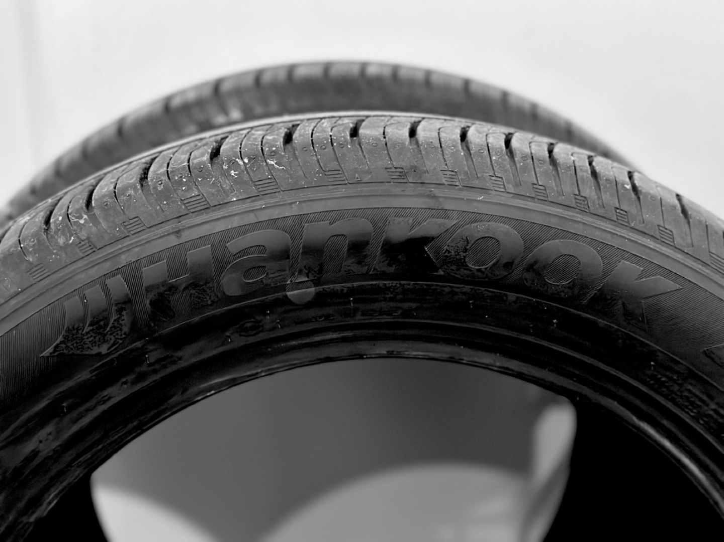 Used Hankook Kinergy GT All-Season Tires - Set of Four - photo 5