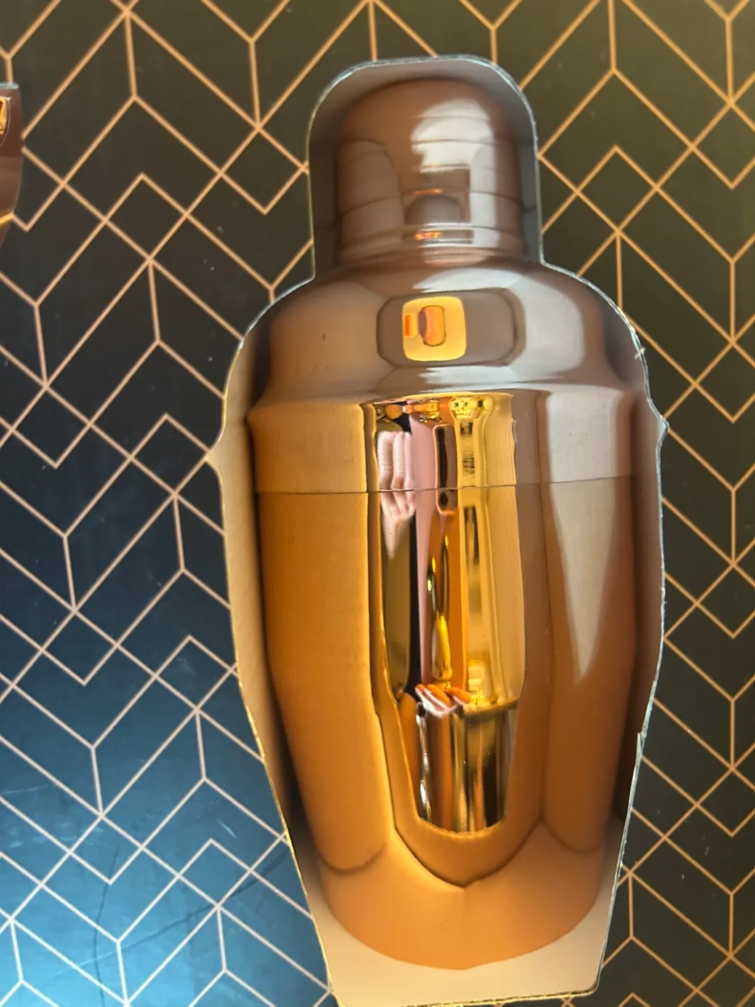 Luxehabitat Rose Gold Cocktail Shaker Set image indicator(2)