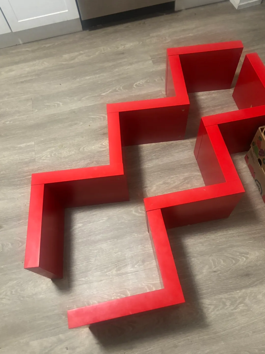 Red Zigzag Wall Shelf image indicator(4)