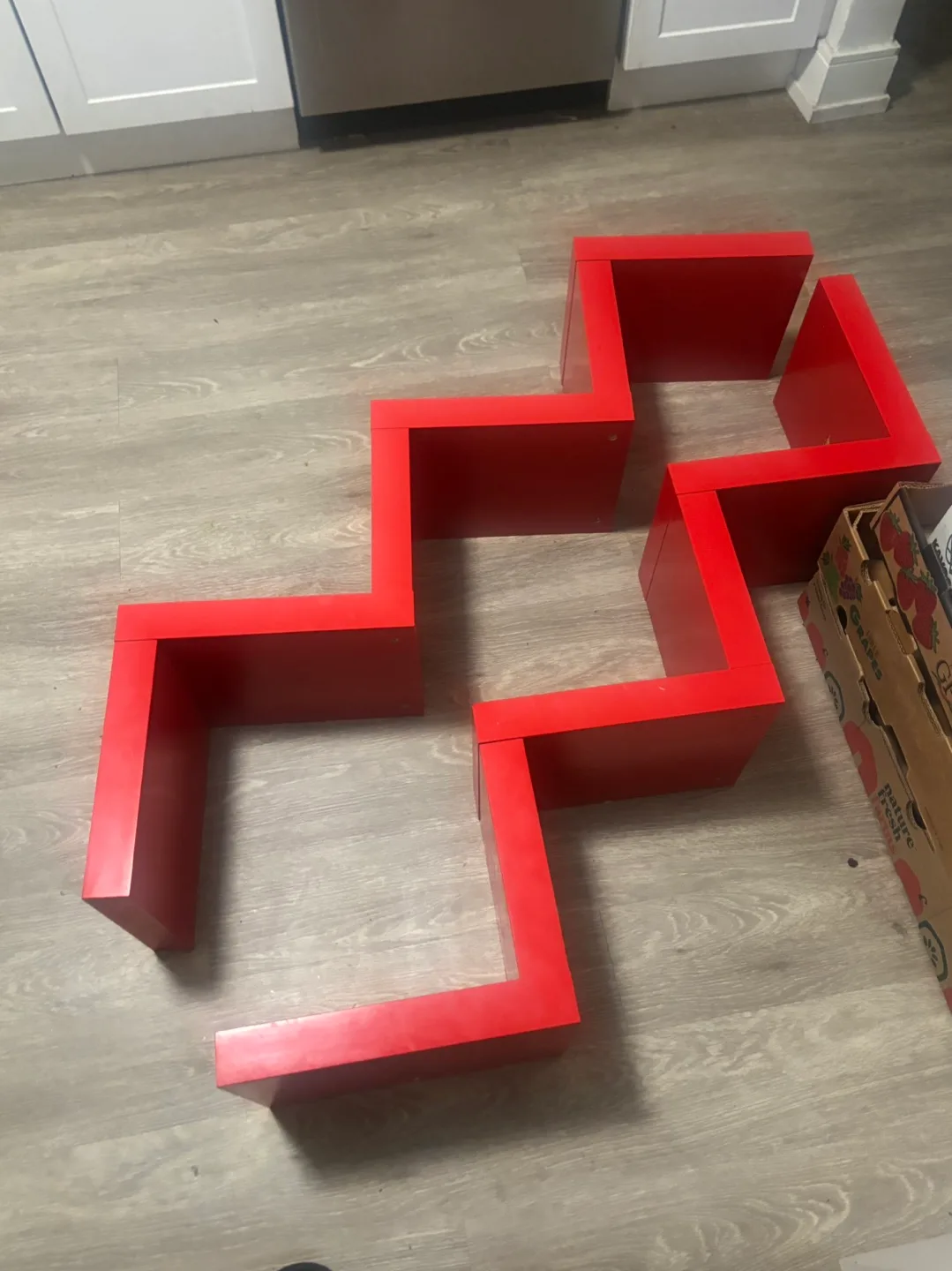 Red Zigzag Wall Shelf image indicator(5)