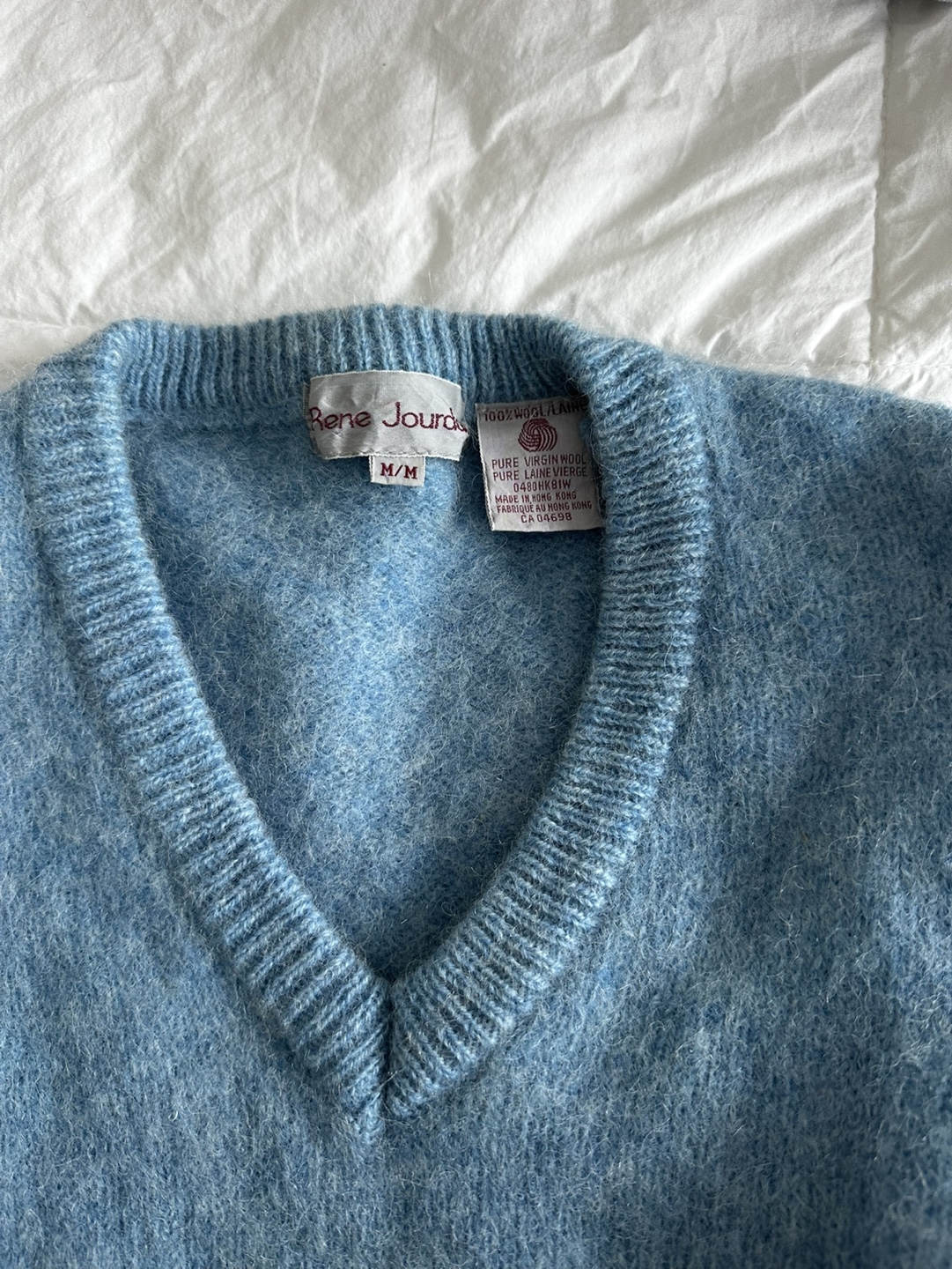 Vintage 100% Virgin Wool Sweater size Medium - photo 2