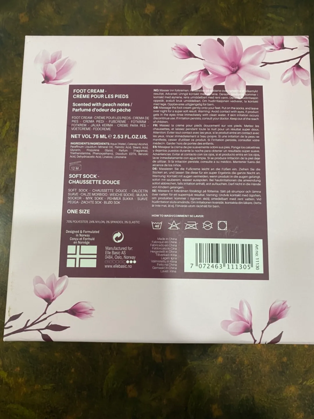 beautify® Foot Cream & Super Soft Socks Gift Set image indicator(4)