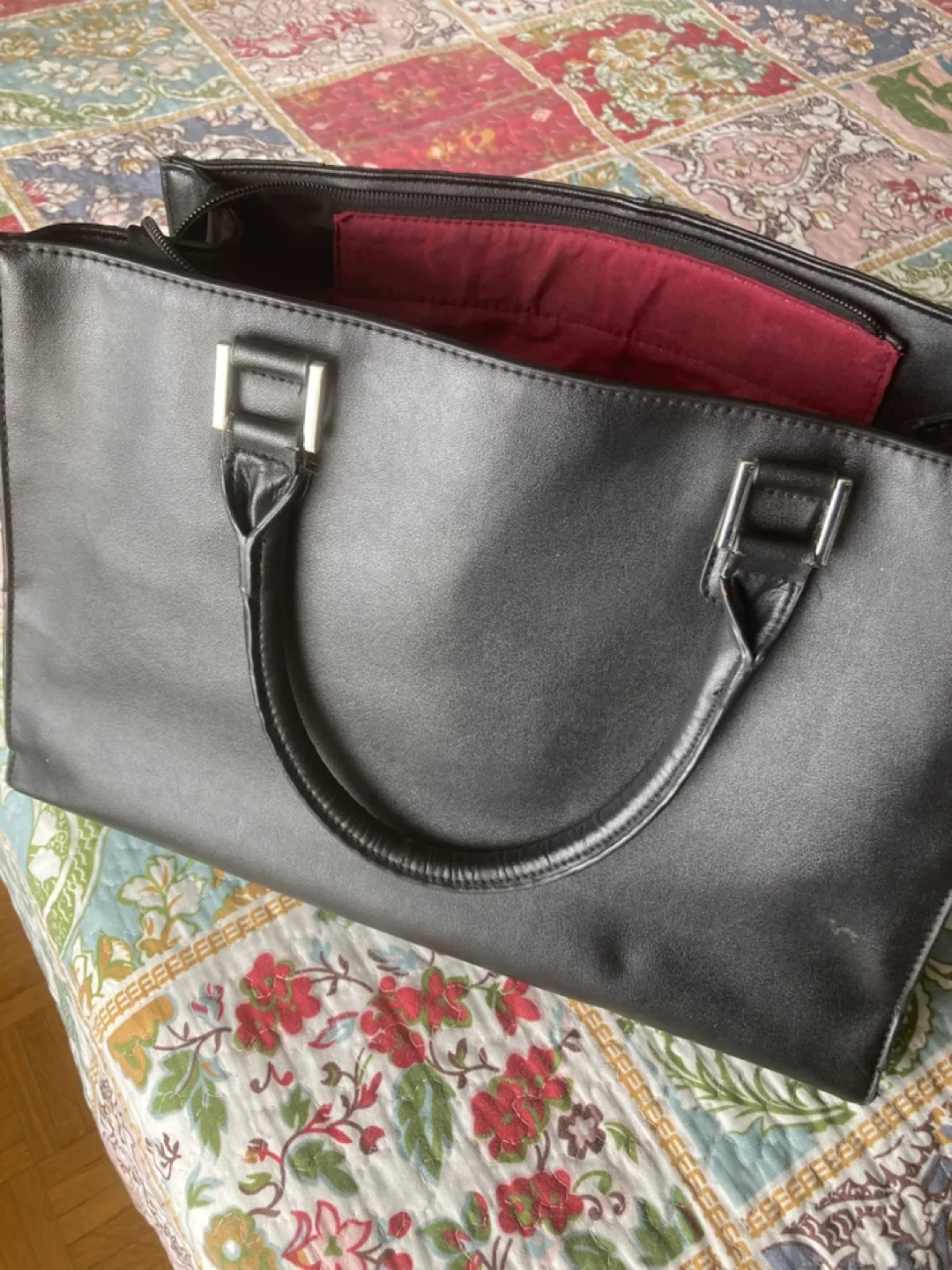 Black ladies purse image indicator(4)